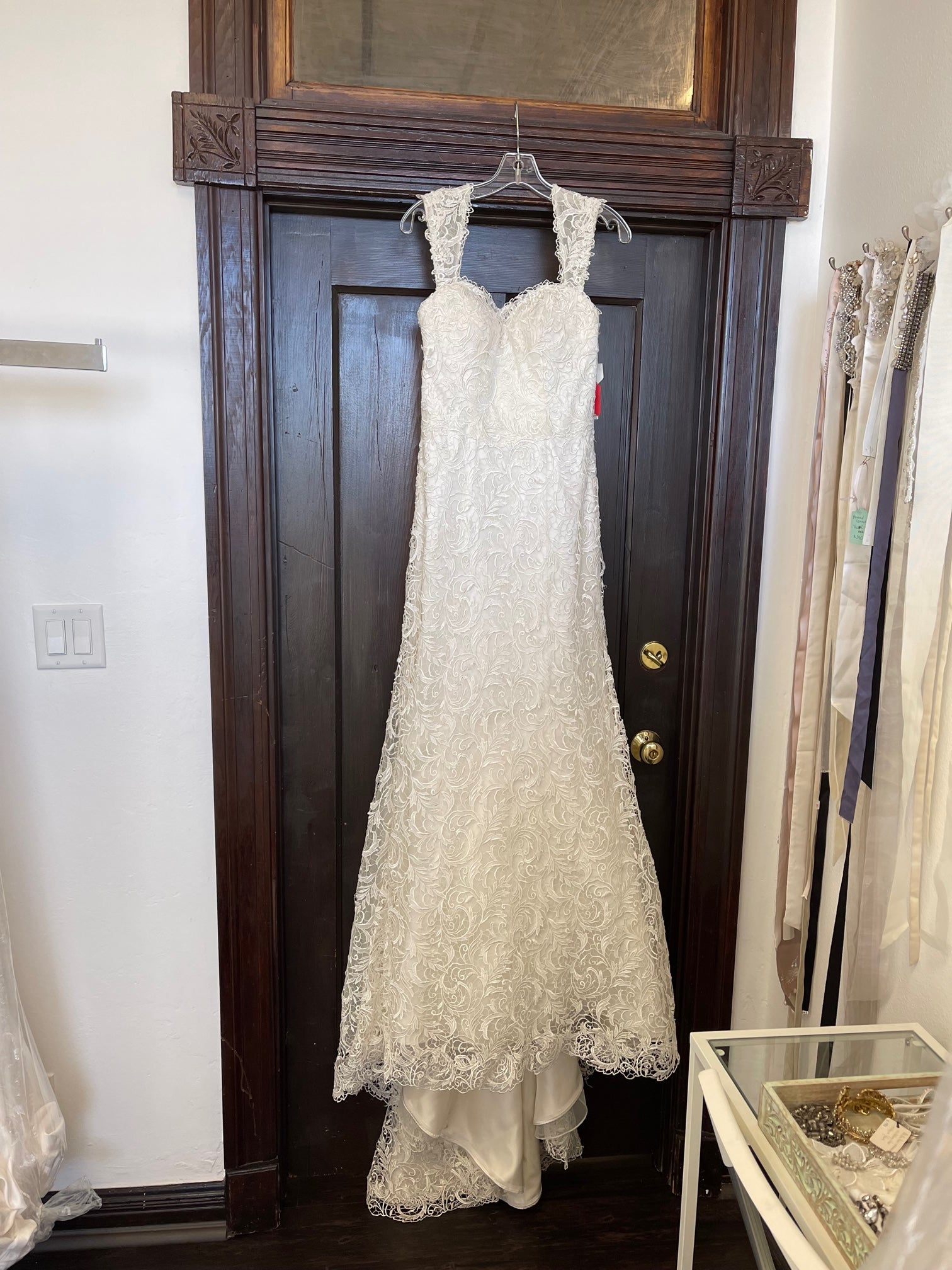 Justin Alexander 8761 Sample Gown - Elegant Wedding Dress for Brides | Perfect for Church Ceremonies, Beach Weddings & Formal Receptions