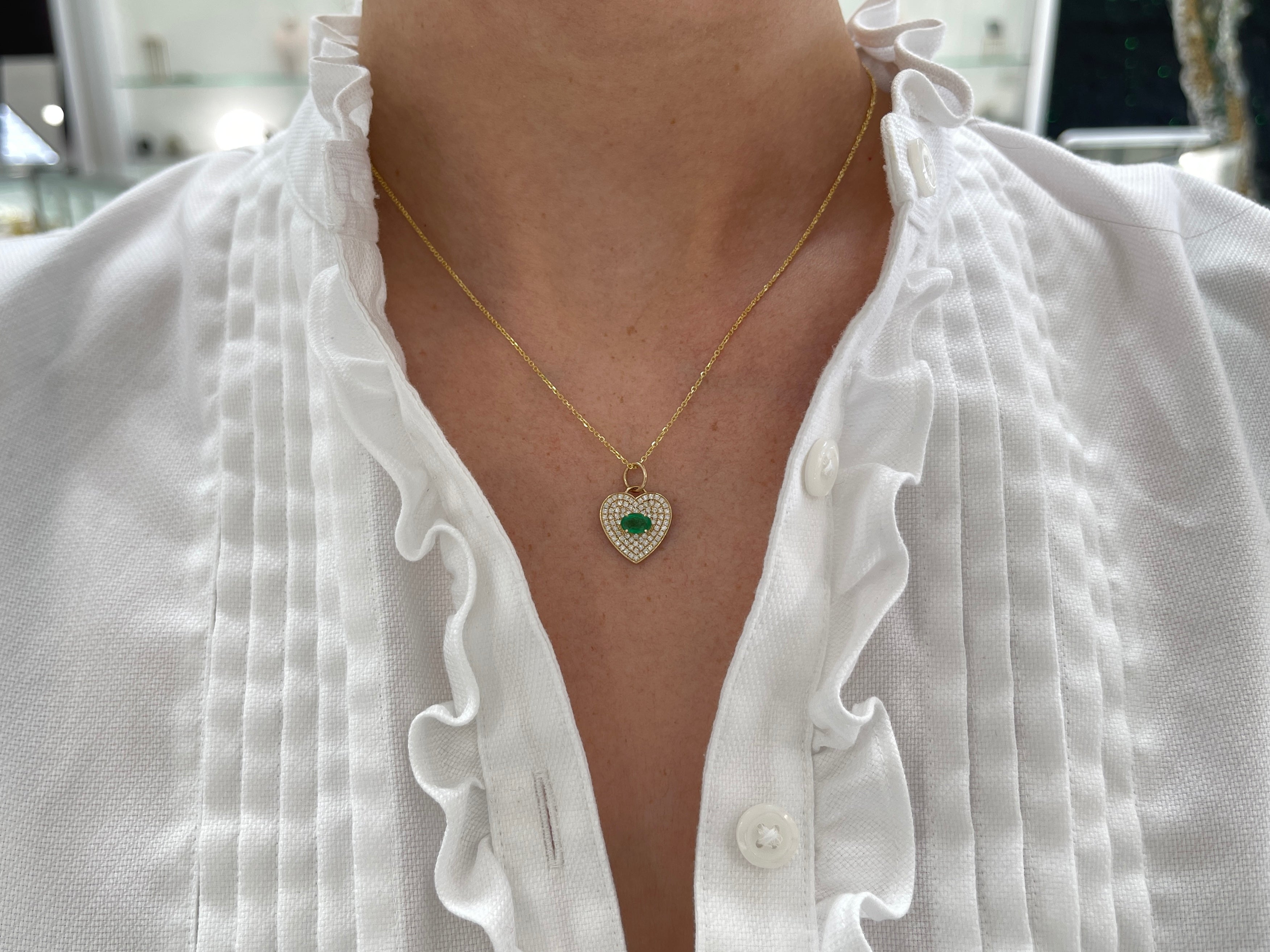 1.0tcw 14K Gold Emerald & Diamond Pave Heart Cluster Pendant Charm Necklace - Elegant Jewelry Gift for Women, Perfect for Valentine's Day, Anniversary & Special Occasions