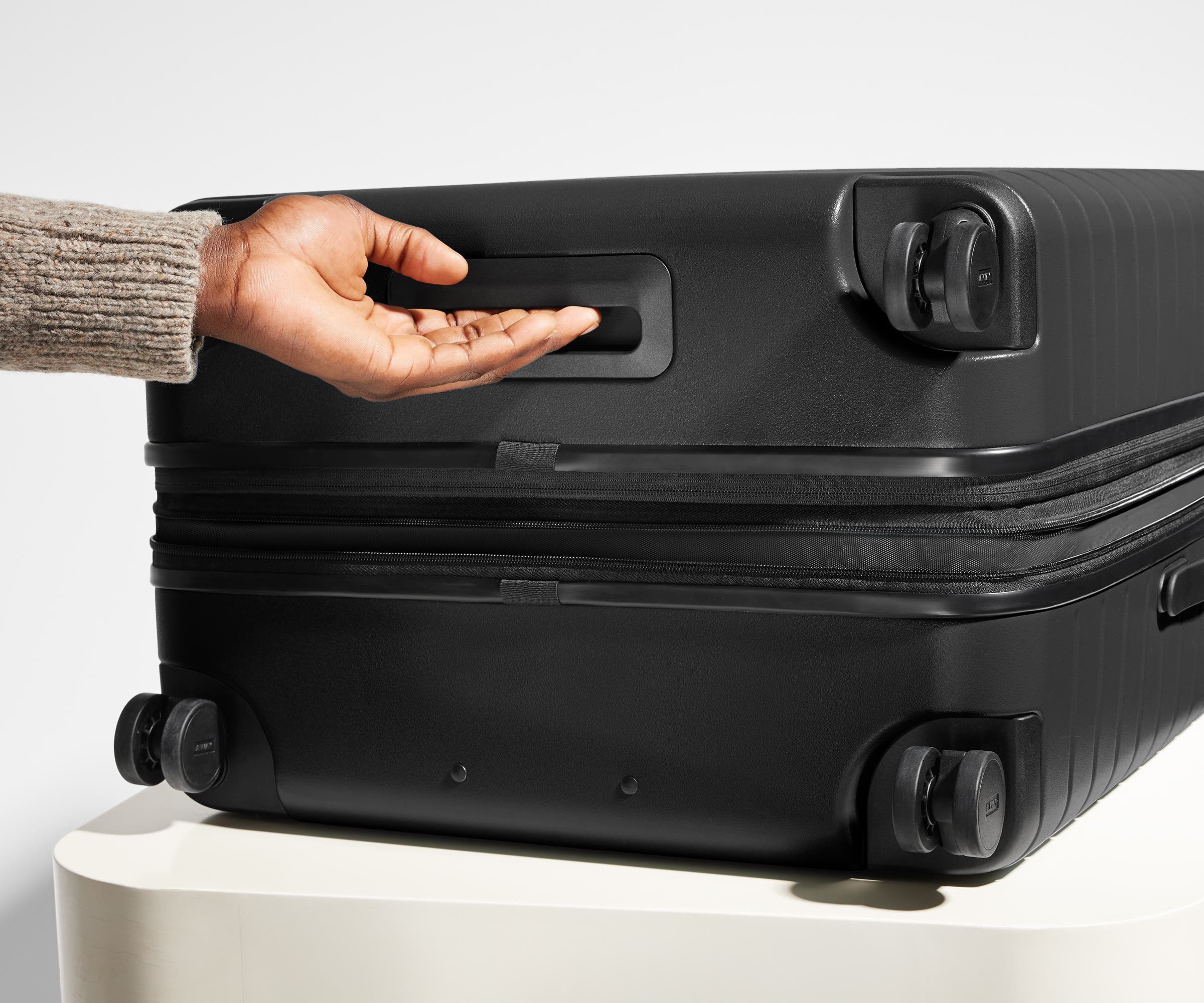 Premium The Medium Flex Backpack in Jet Black - Stylish & Durable for Work, Travel & Everyday Use