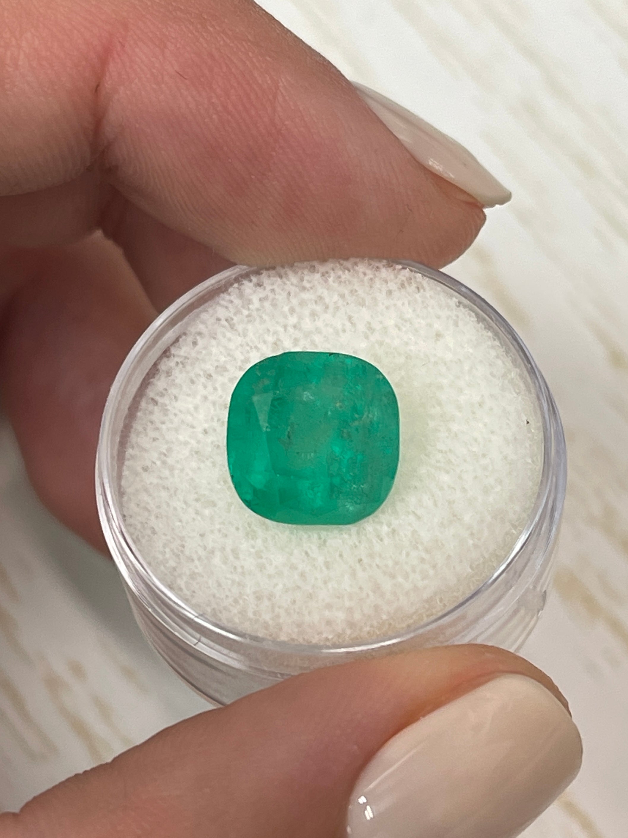 5.95 Carat 10.5x10.5mm Natural Colombian Emerald Loose Gemstone - Cushion Cut Vivid Green for Jewelry Making, Engagement Rings & Luxury Gifts