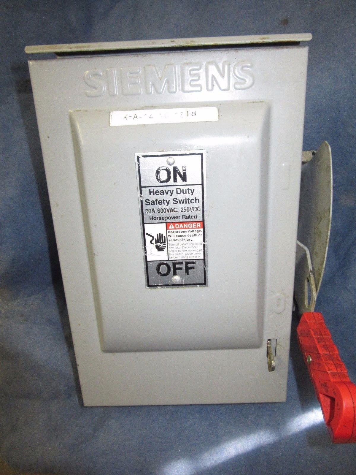 Siemens 30 Amp 600V 3-Pole HNF361R NEMA 3R Heavy Duty Safety Switch - Ideal for Industrial, Commercial & Electrical Panel Applications