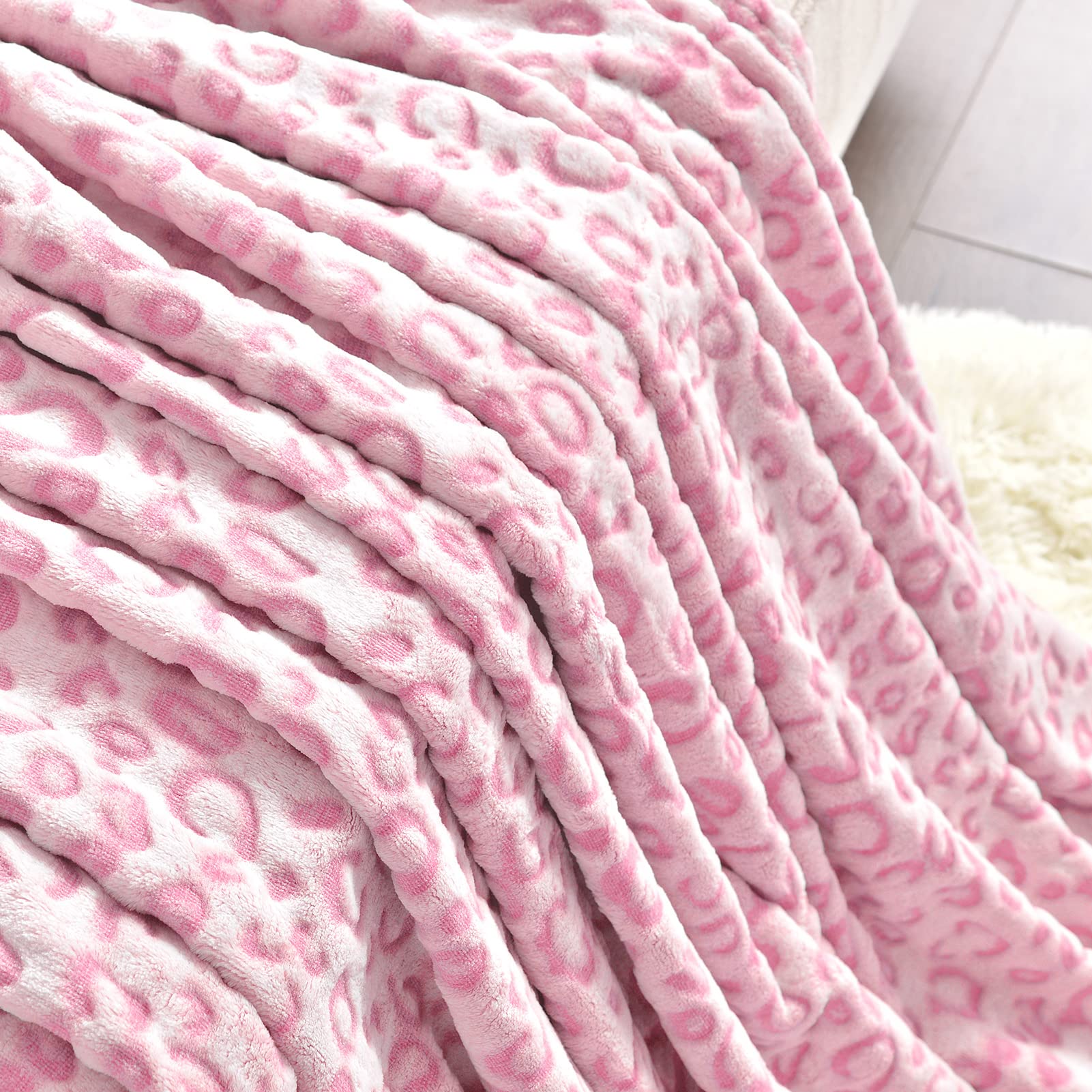Premium Leopard Print Fleece Throw Blanket - Ultra Soft Lightweight Microfiber Plush for Couch, Sofa & Bed - Cozy Warm King Size (108x90 inches) in Pink - Perfect for Home Decor, Winter Snuggling & Gift Giving