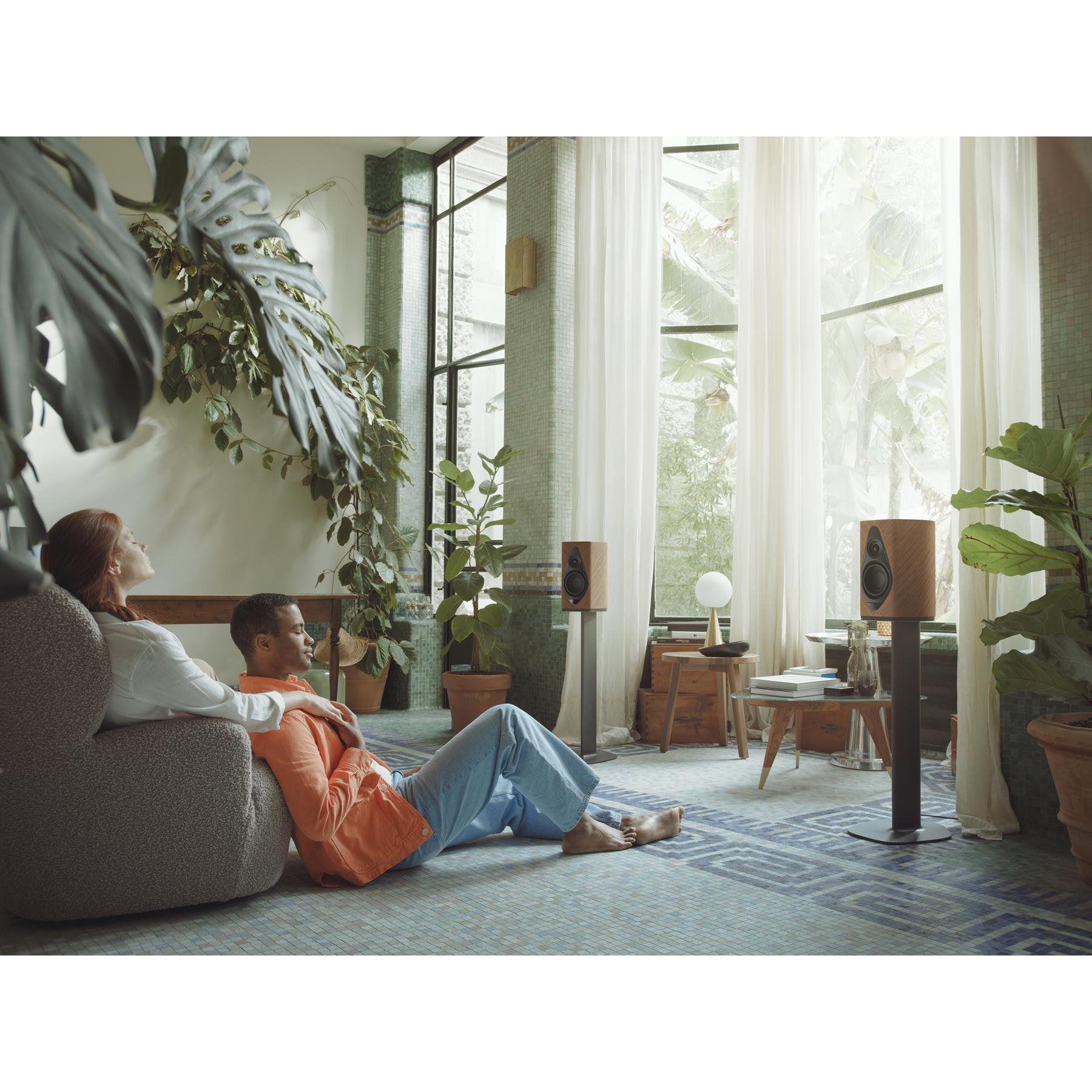 Sonus faber Duetto Active Stereo Speakers with Stands - Premium Wireless Bookshelf Speakers for Home Theater, Music Studio & Office | Hi-Fi Sound System with Bluetooth Connectivity