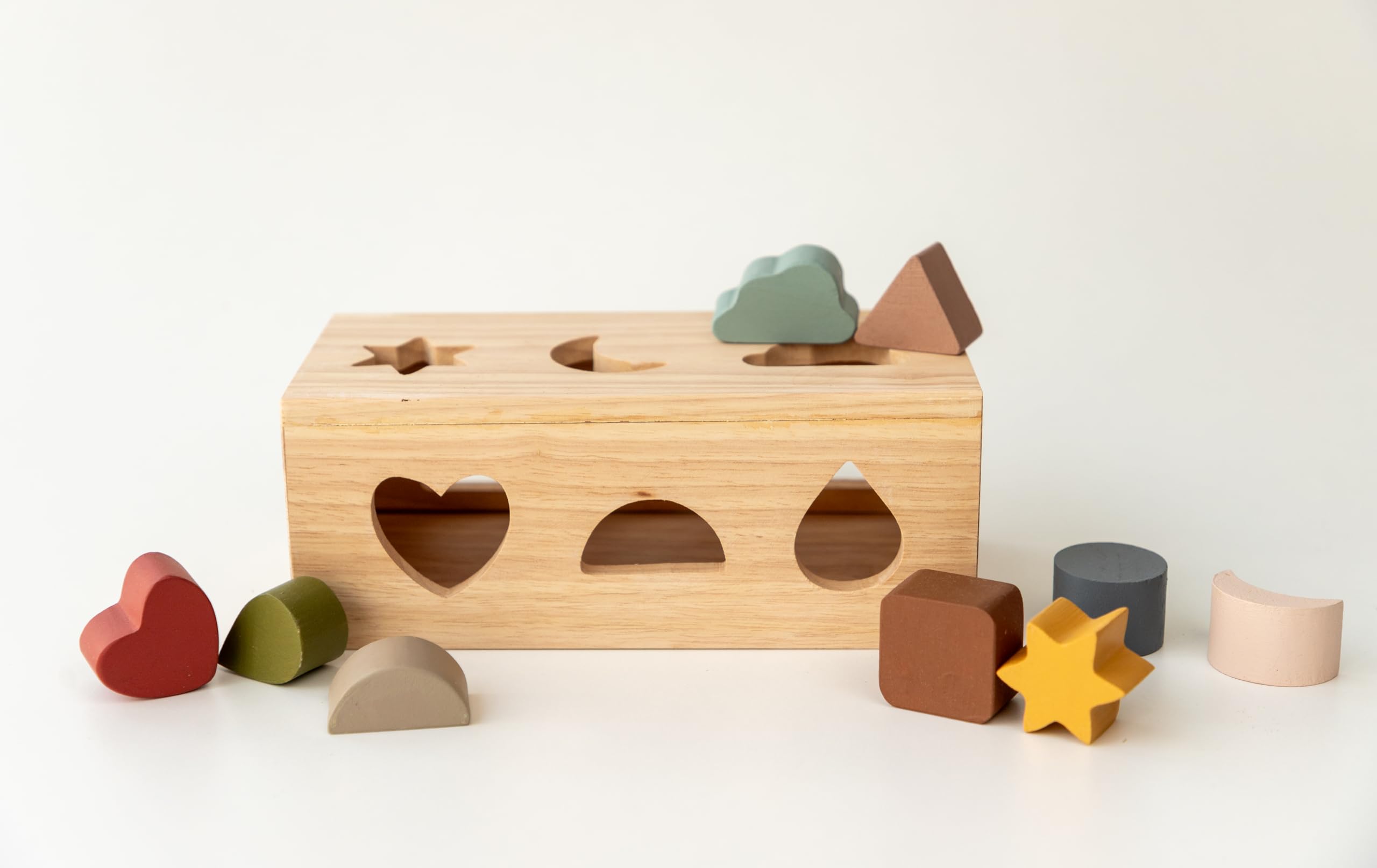BIRCH & BUG Wooden Shape Sorting Puzzle Box - Montessori Learning Toy for Toddlers - Perfect for Early Childhood Education & Home Playtime