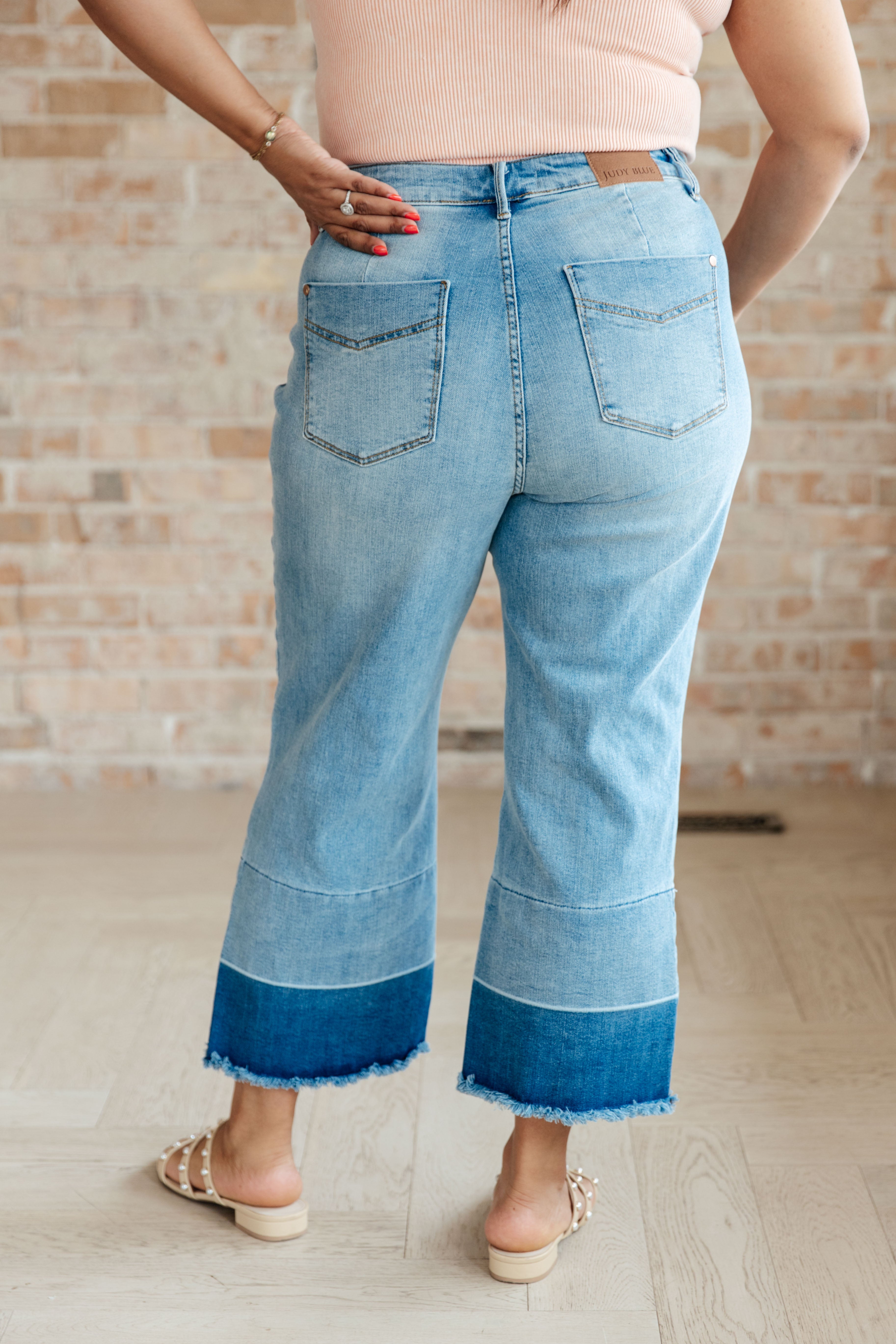 Judy Blue Women's Medium Wash Olivia High Rise Wide Leg Crop Jeans - Stylish Distressed Denim Pants for Casual Outings & Weekend Wear
