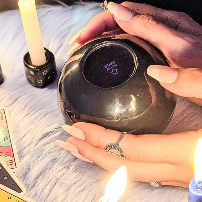 Magic 8 Ball Fortune Telling Toy - Classic Decision-Making Game for Parties, Gifts & Fun (English Version) | Perfect for Game Nights, Office Entertainment & Stress Relief