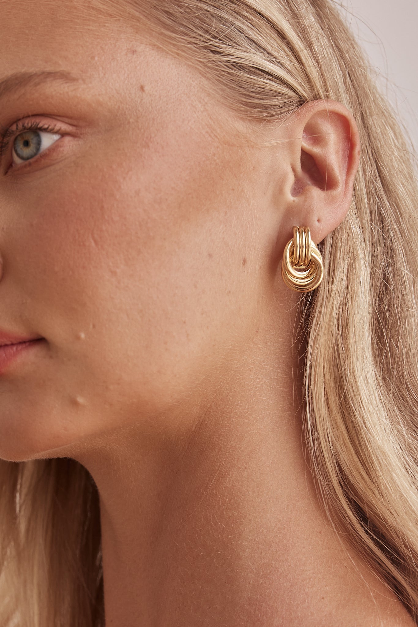 Lucy Gold Hoop Earrings for Women - Elegant Dainty Jewelry for Everyday Wear & Special Occasions