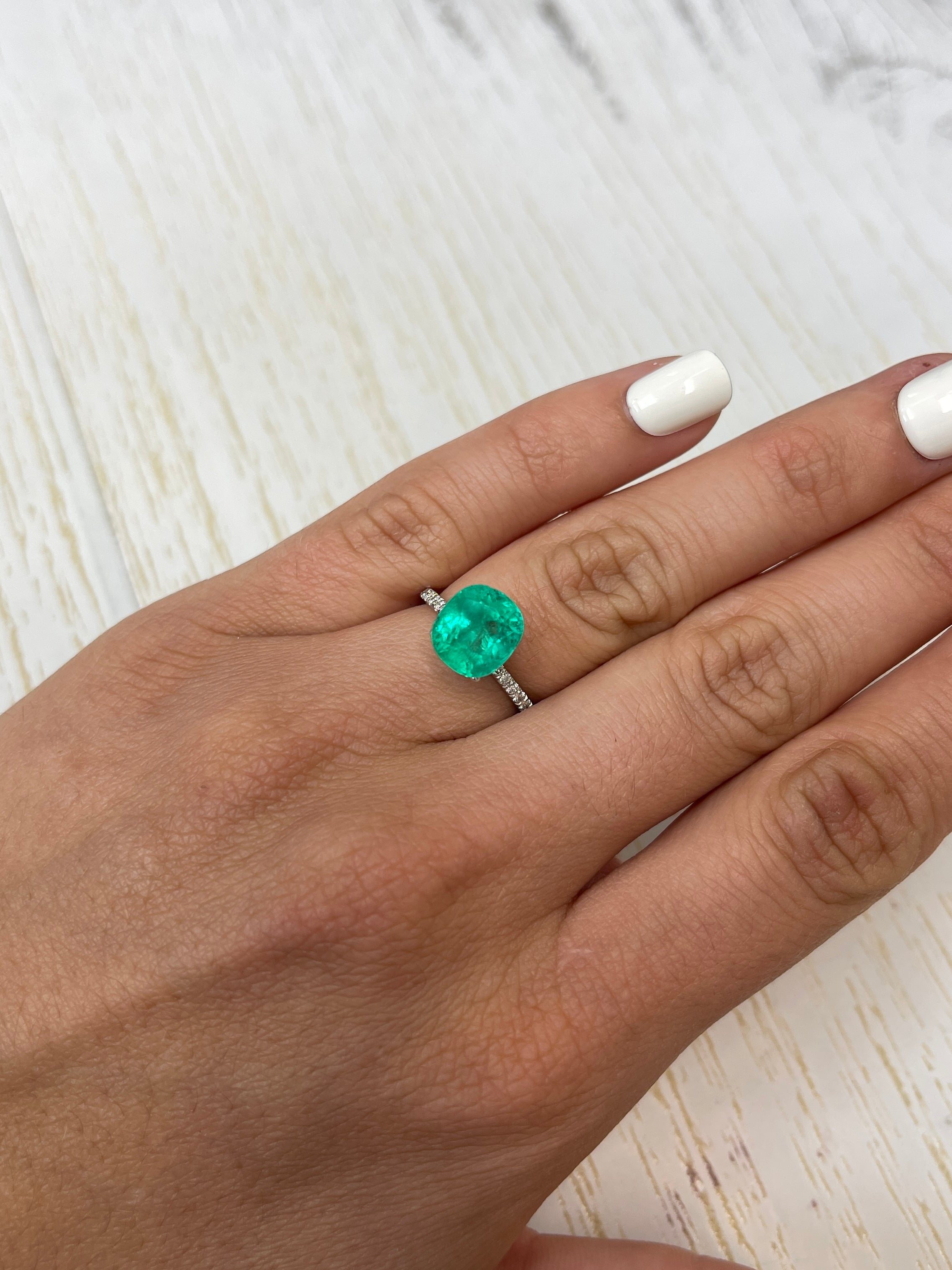3.98 Carat 10x9mm Medium Green Natural Loose Colombian Emerald Cushion Cut Gemstone for Jewelry Making, Engagement Rings & Luxury Gifts