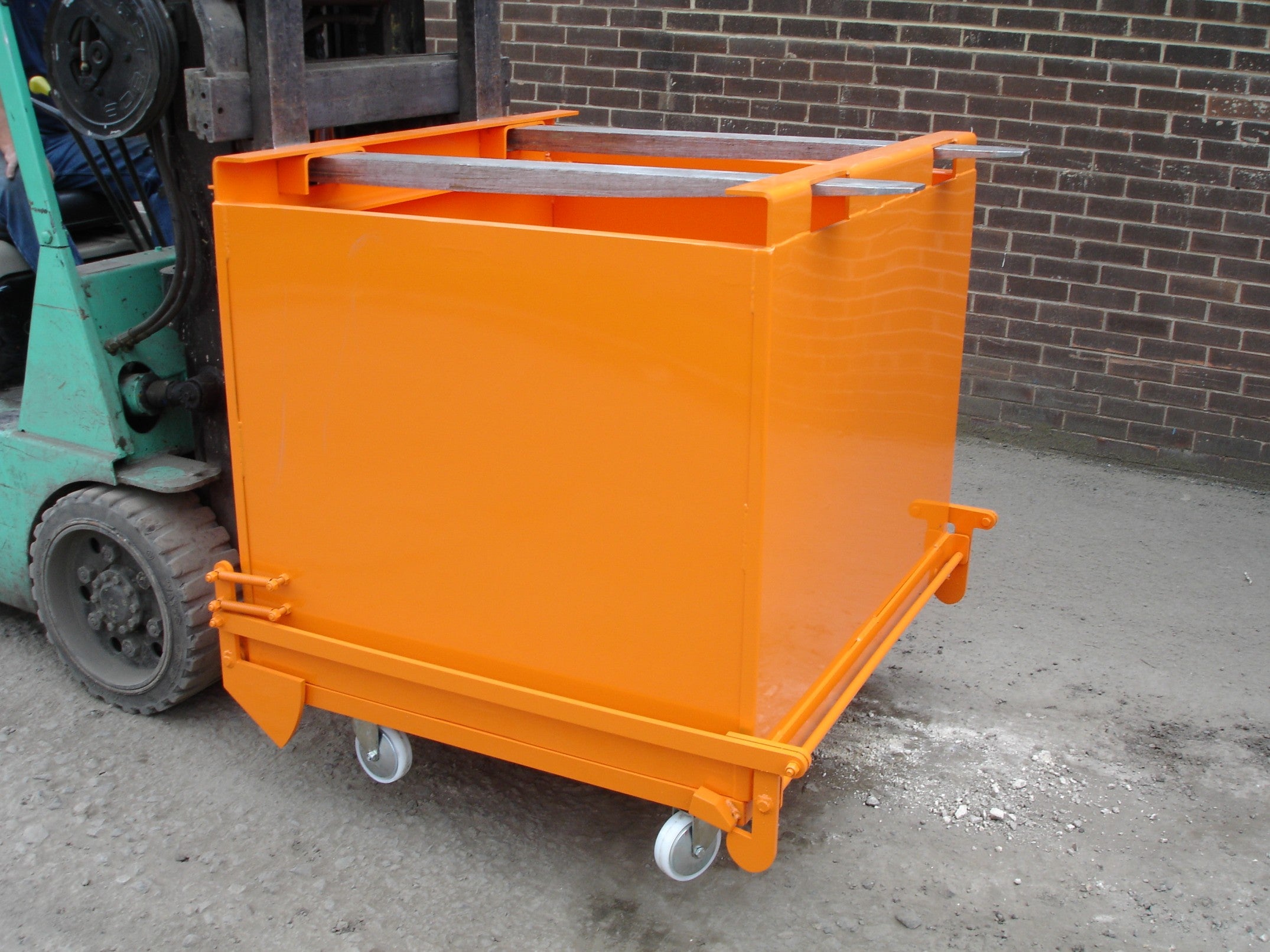 Heavy Duty Drop Bottom Skip for Forklift - Durable Industrial Container for Waste Disposal & Material Handling - Perfect for Construction Sites, Warehouses & Recycling Facilities