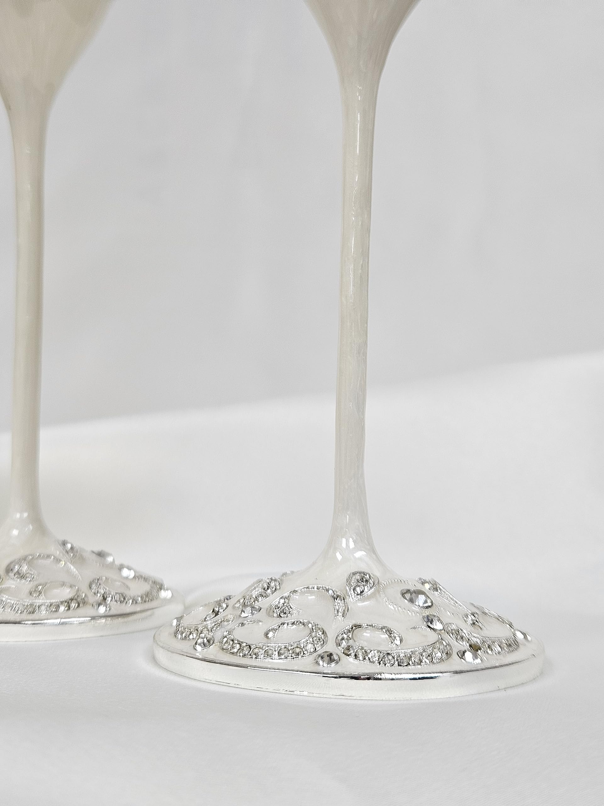 Custom Made White Silver Wedding Toasting Set - Elegant Champagne Flutes for Couples with Cake Servers (Set of 2 Glasses) - Perfect for Quinceañeras, Anniversaries & Romantic Celebrations