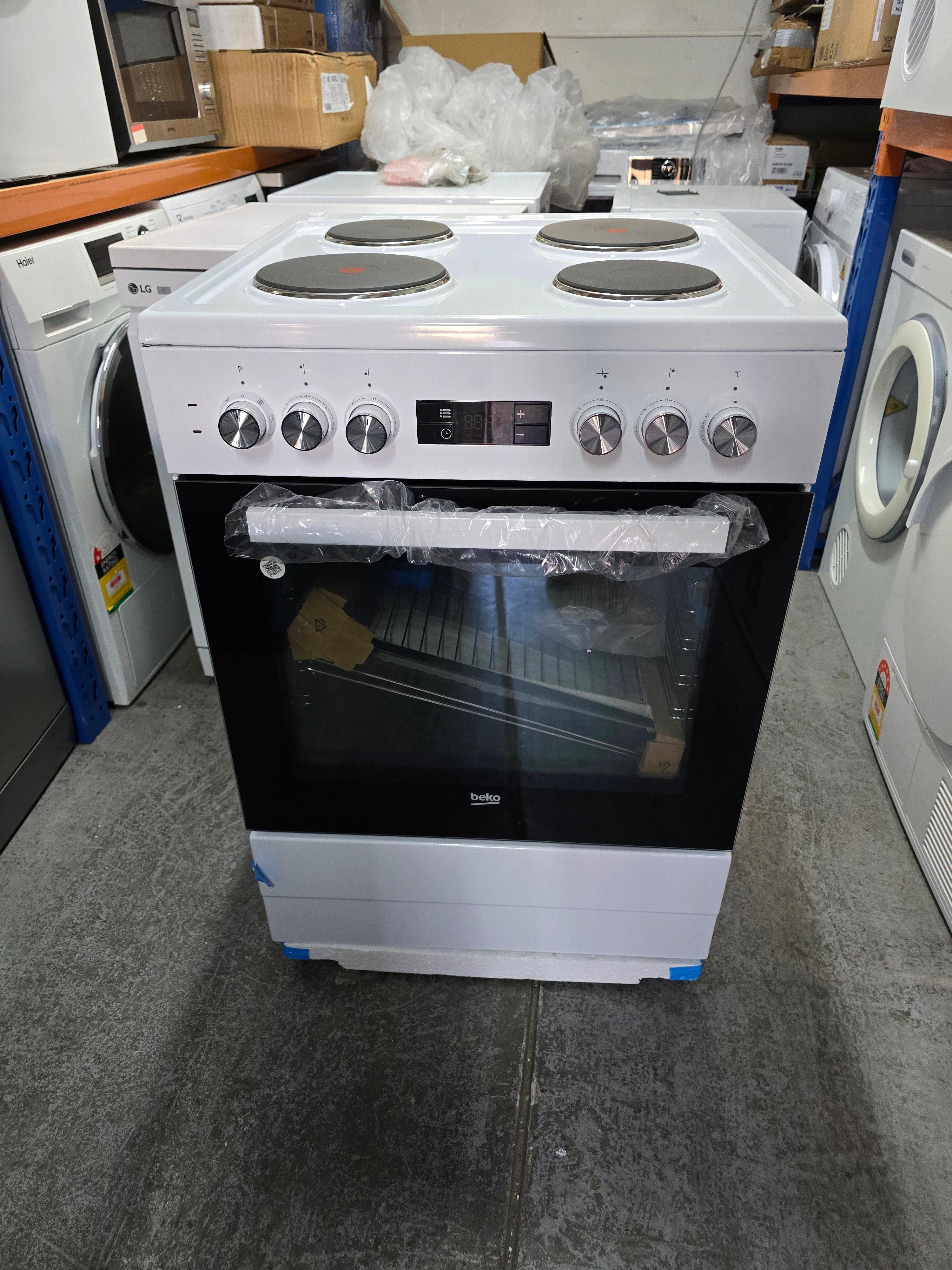 Beko BFC60EMW1 60cm Electric Freestanding Oven & Stove Combo - European Made, Factory Second | Perfect for Small Kitchens & Compact Apartments