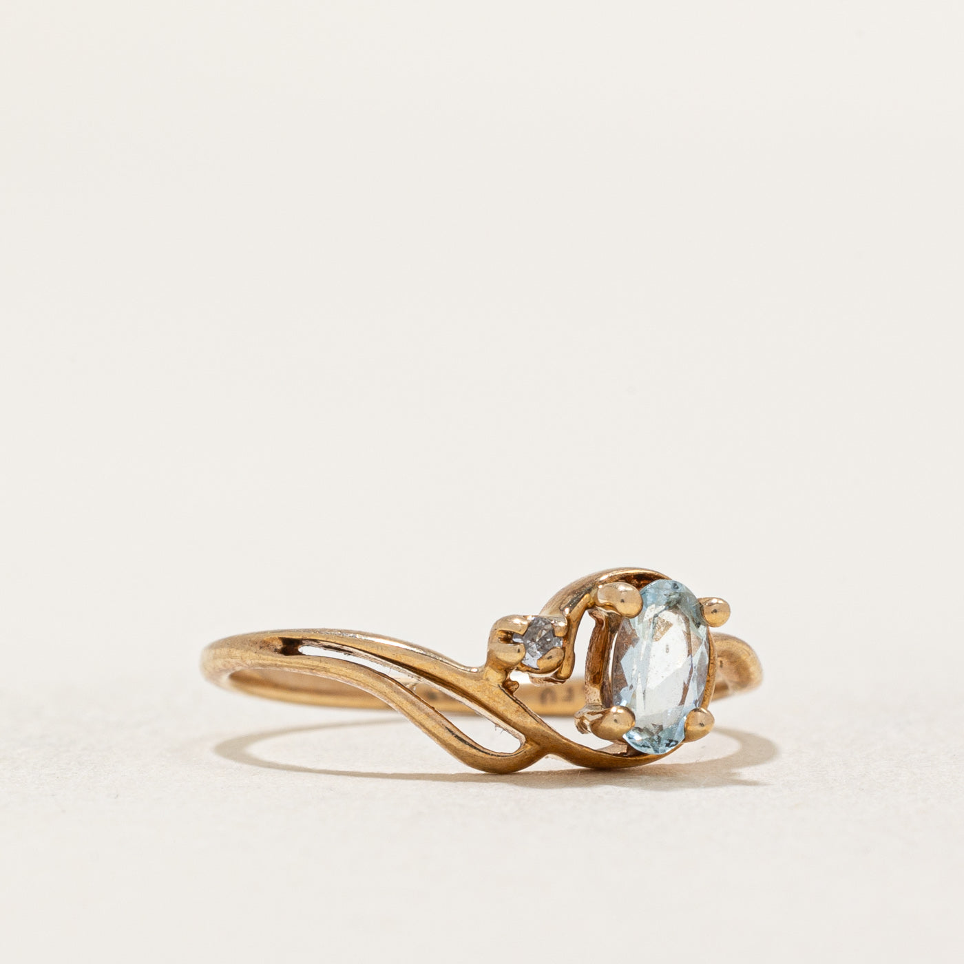 Aquamarine and Diamond Ring - 0.18ct Aquamarine & 0.01ct Diamond - Size 3.5 - Elegant Birthstone Jewelry for Women - Perfect for Engagement, Anniversary & Special Occasion Gifts