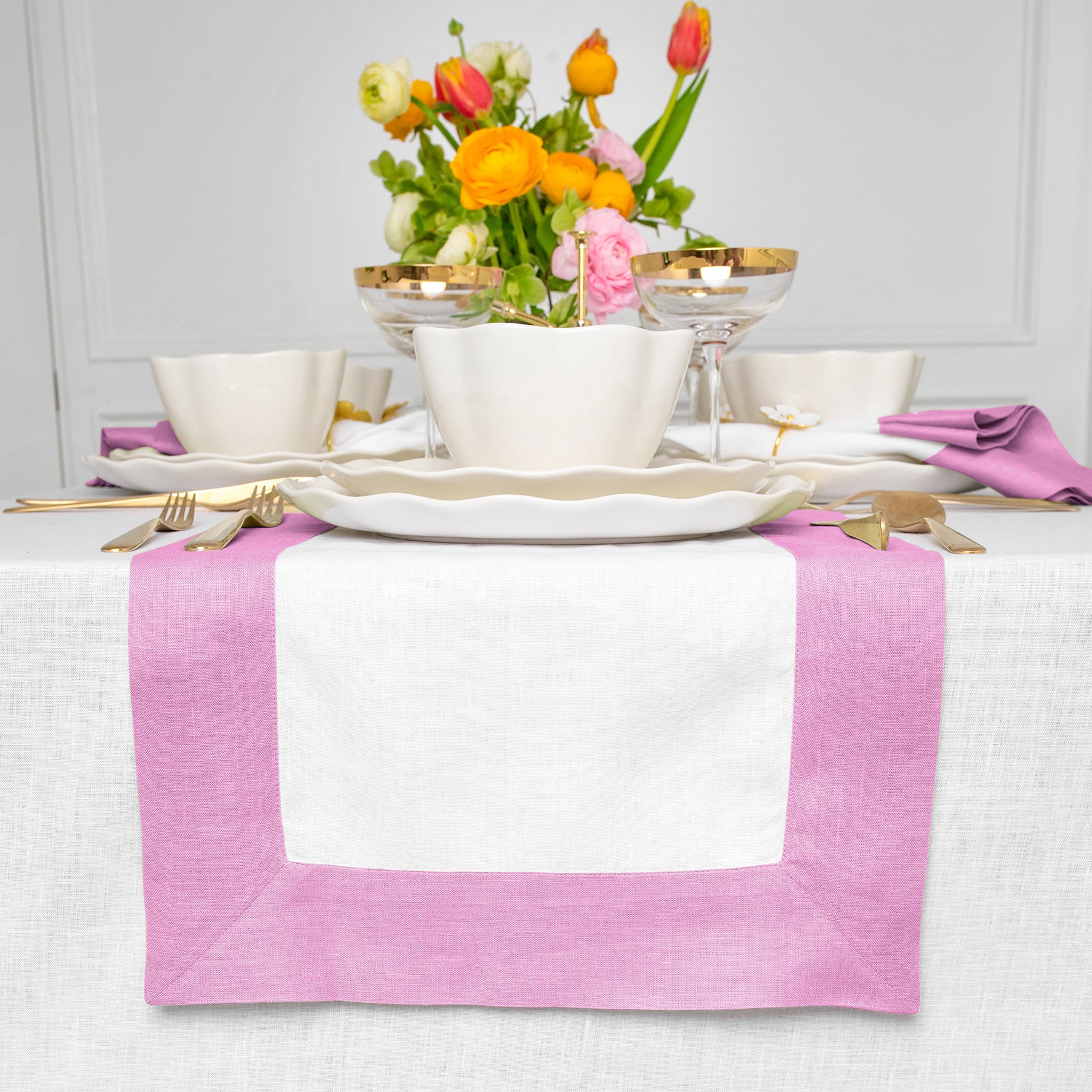 Stylish Contempo Table Runner for Dining & Decor - Elegant Home Tablecloth for Parties, Weddings & Holidays
