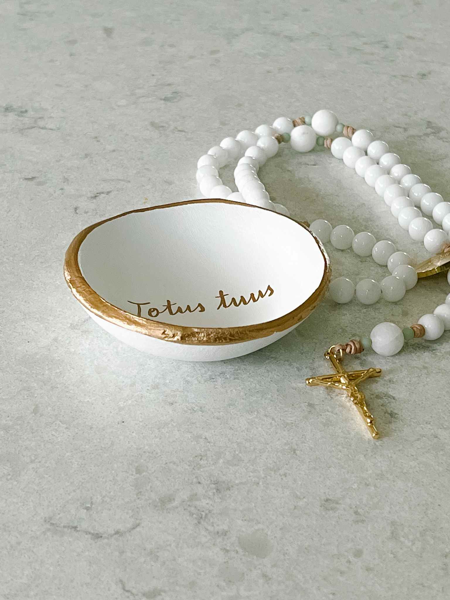 Totus Tuus Rosary Dish - Elegant Religious Home Decor for Prayer & Meditation | Perfect for Church, Gifts & Personal Devotion