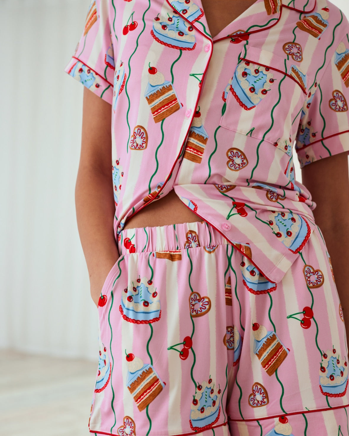 Stylish Cake Print Short Pajama Set for Women - Soft & Comfortable Sleepwear for Summer Nights, Lounging, and Relaxation at Home