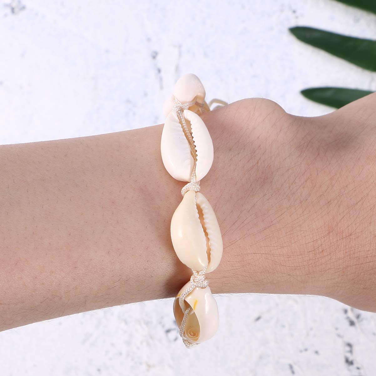Happyyami Natural Shell Bracelets & Anklets - Adjustable Bohemian Boho Hawaiian Seashell Jewelry for Women & Girls (White) | Perfect for Beach Vacations, Summer Outfits & Boho Fashion Accessories