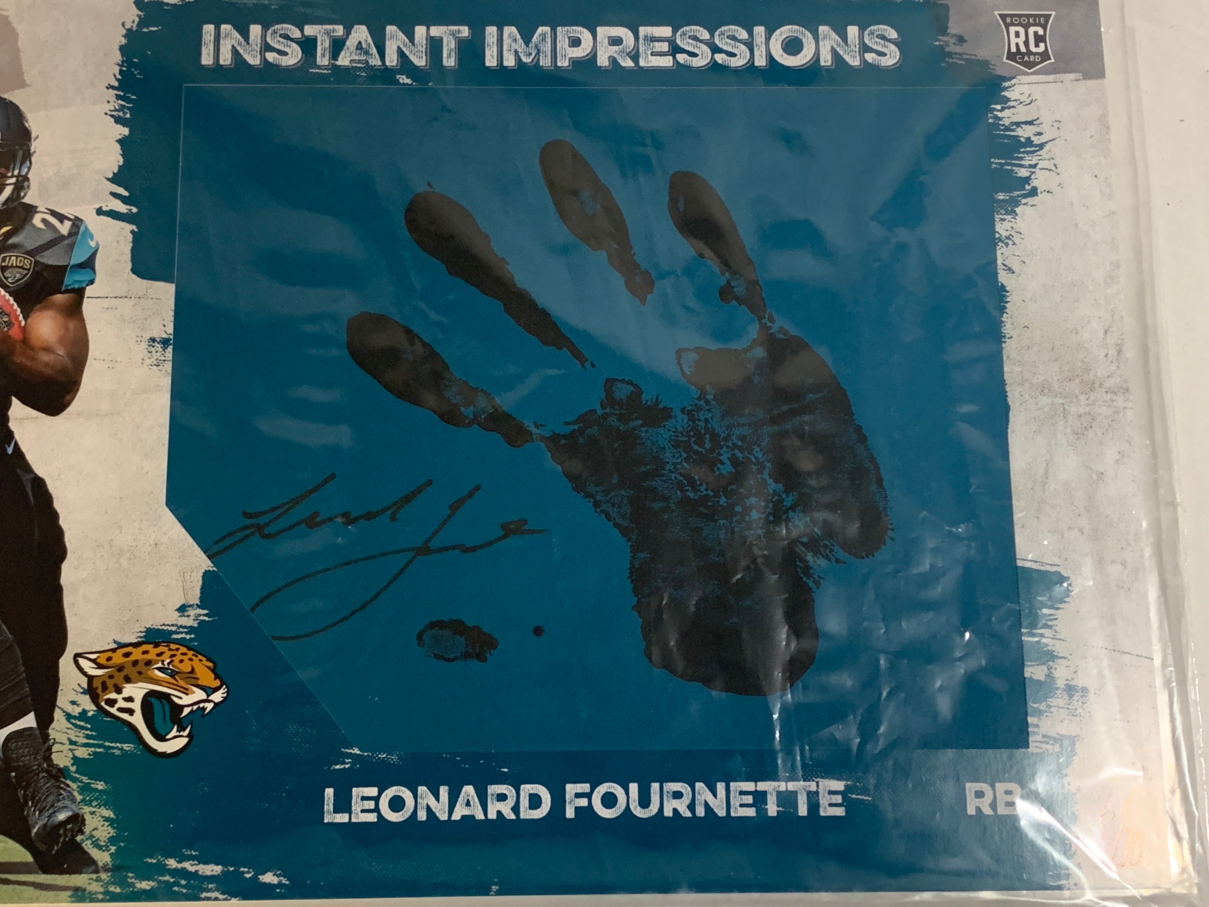 Leonard Fournette Autographed 6/10 Rookie Card - Panini Instant Impressions Super Bowl Champion Collectible - Perfect for NFL Memorabilia Collections & Sports Fan Gifts