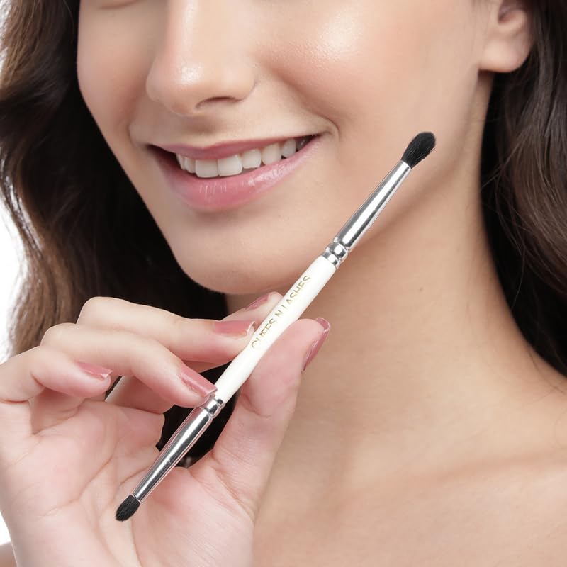 Professional Dual-Ended Eyeliner Brush - Small Smudger & Pencil Brush for Precise Makeup Application | Perfect for Smokey Eyes & Winged Liner Looks
