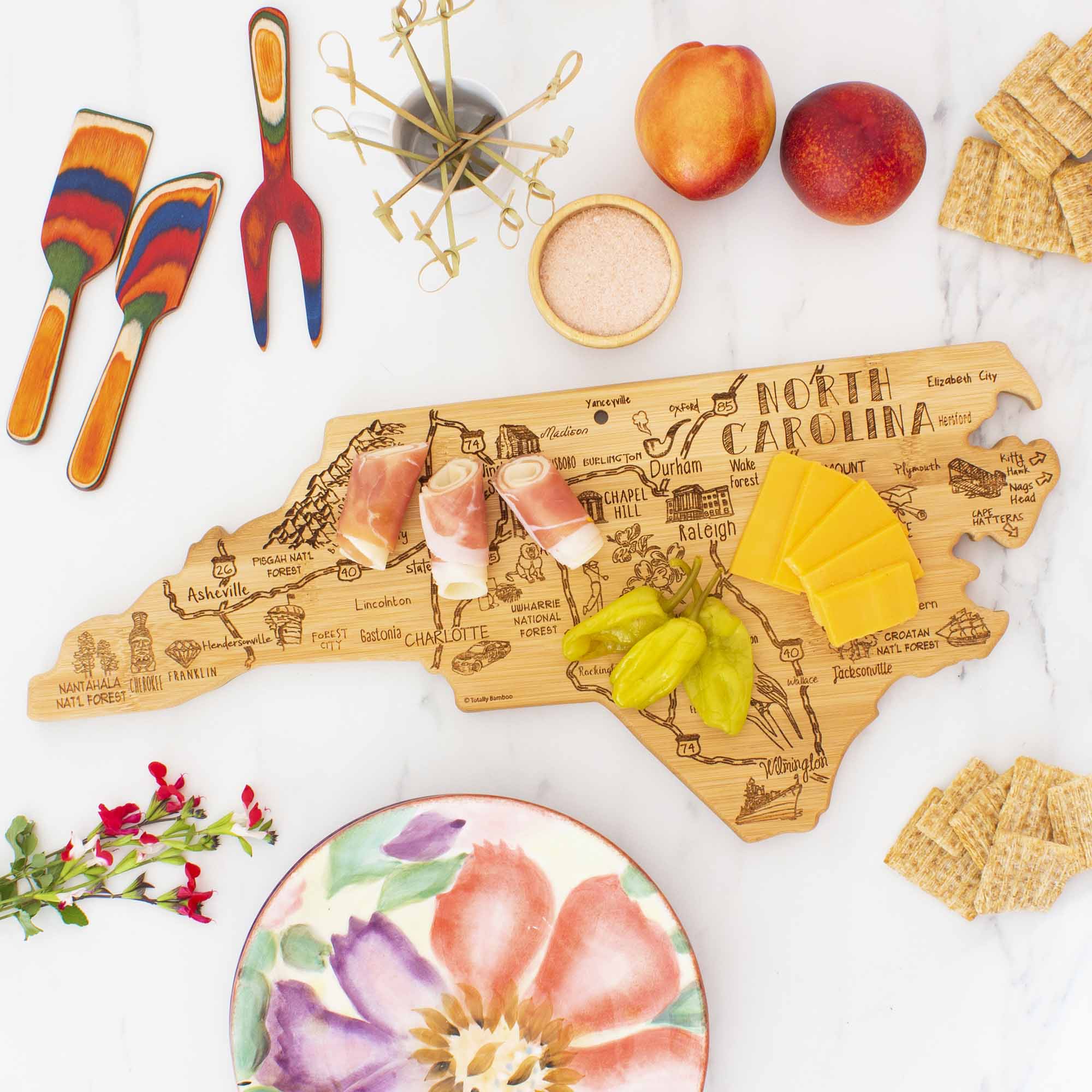 Premium 18 x 8 Inch North Carolina Themed Wooden Cutting Board - Durable Kitchen Chopping Board for Meat, Vegetables & Charcuterie - Perfect Gift for Home Chefs & State Lovers