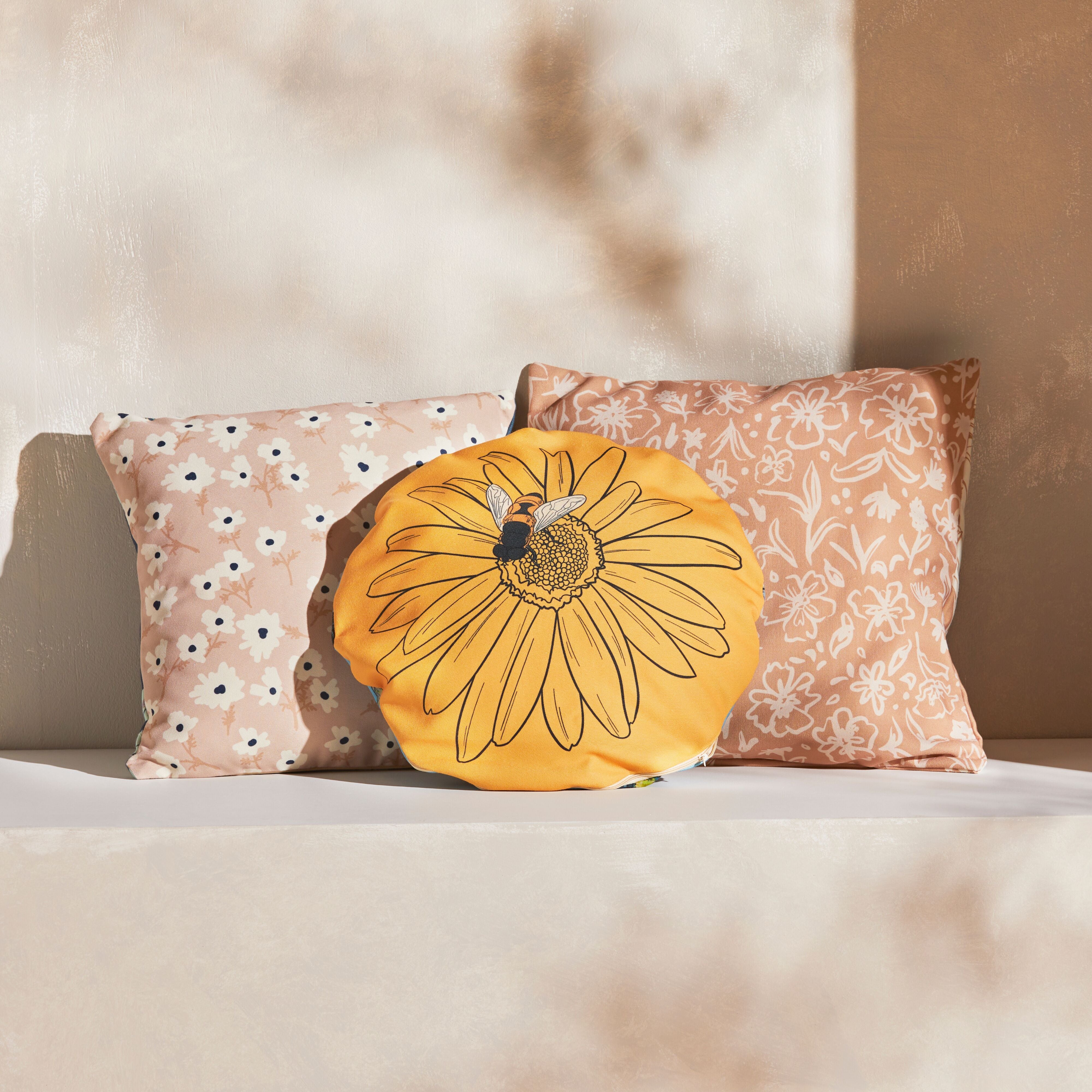 Aruba Busy Bee Round Cushion 45cm - Soft Decorative Throw Pillow for Sofa, Bed, Chair - Perfect for Living Room, Bedroom & Nursery Decor