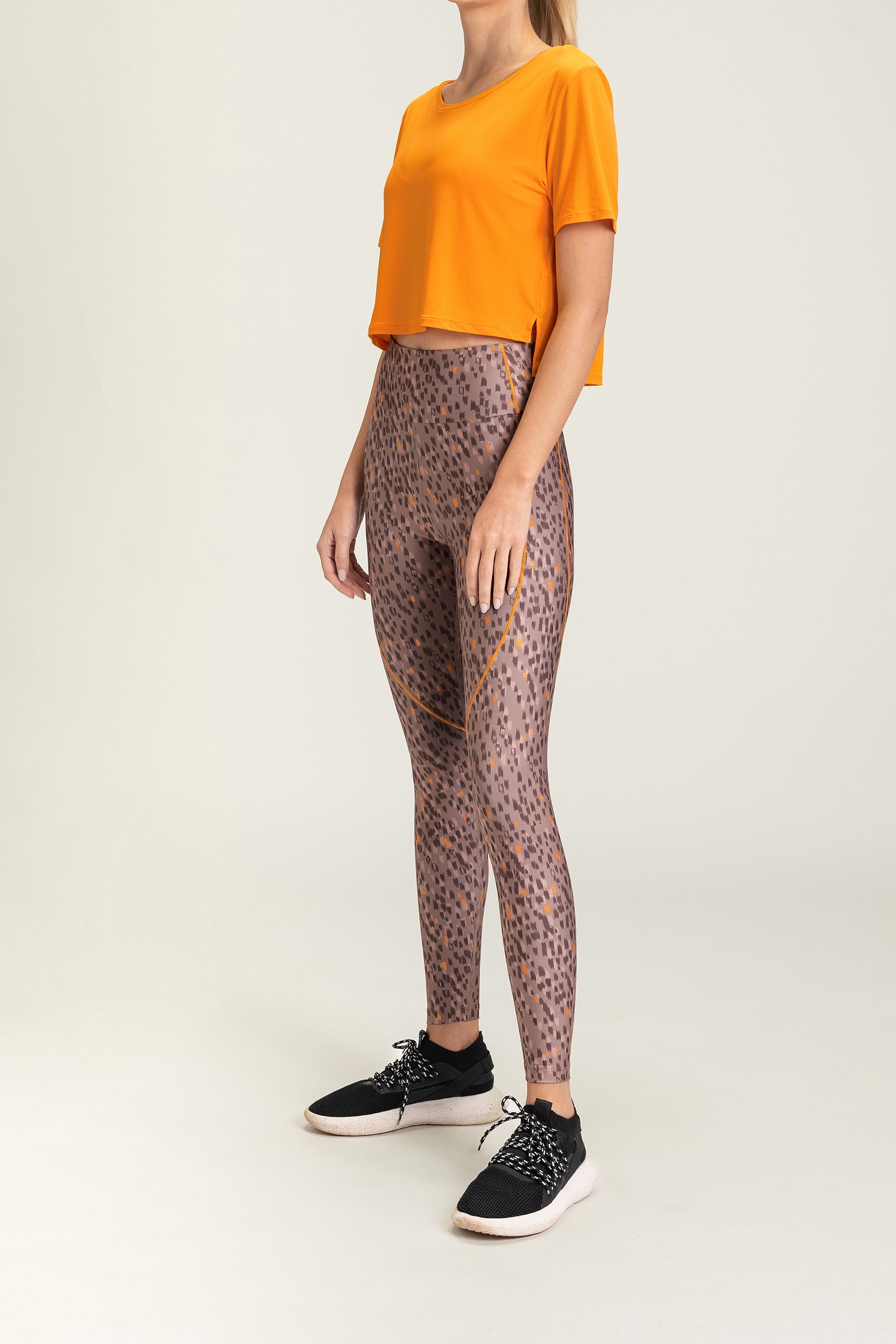 Women's Stylish Crop Top 454079 - Trendy Casual Shirt for Summer, Gym, and Streetwear Fashion