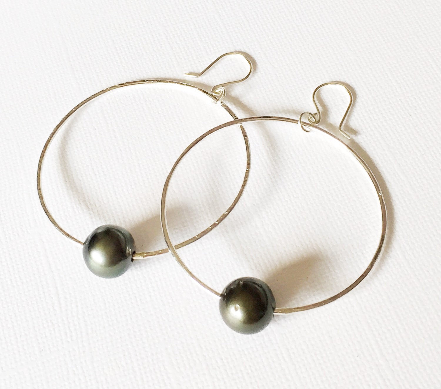 Moana Inspired Earrings (E116) - Dainty Shell & Pearl Drop Earrings for Women, Perfect for Beach Vacations, Summer Parties & Hawaiian Themed Events