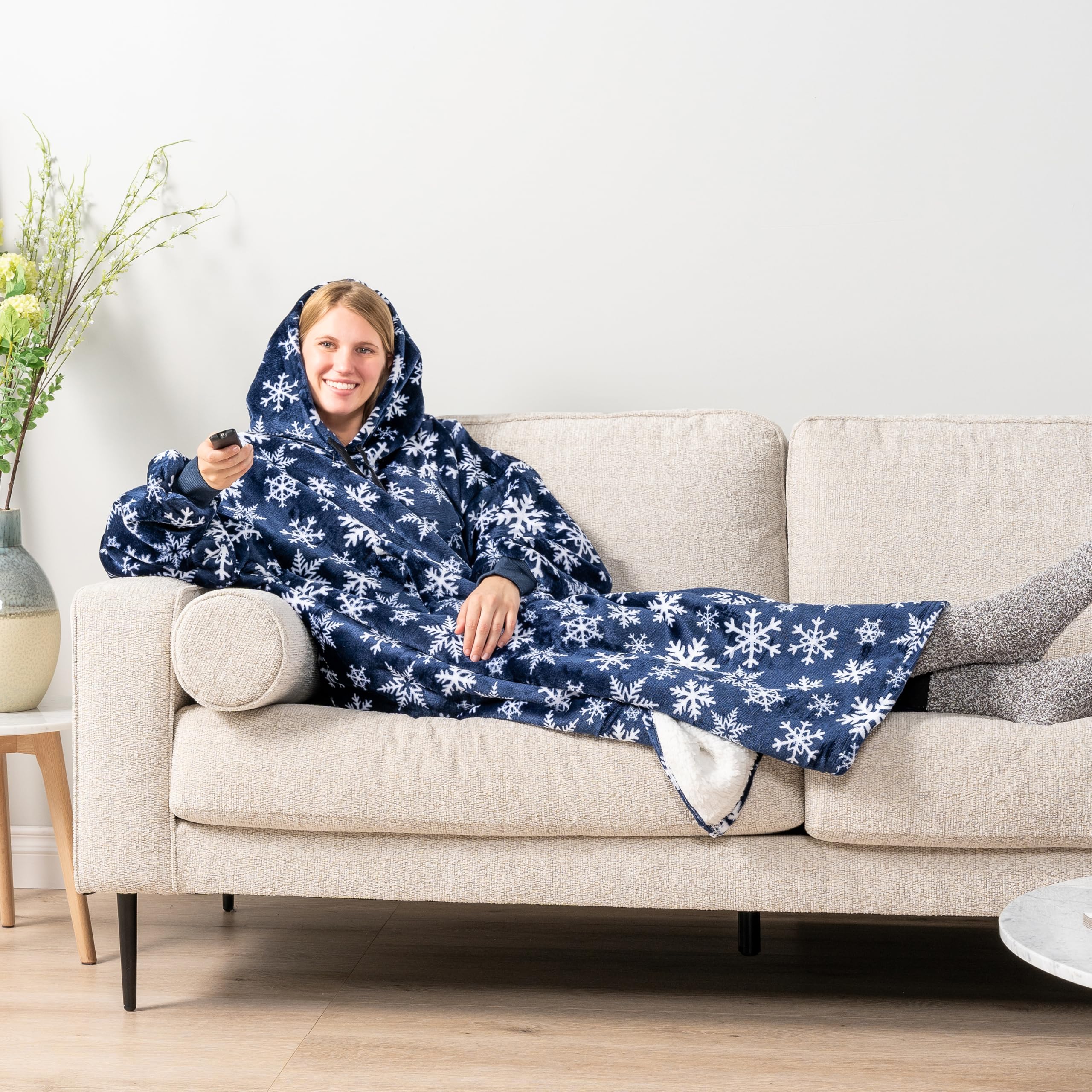 PAVILIA Women's Sherpa Wearable Blanket Hoodie - Oversized Fleece Hooded Sweatshirt Sweater for Men & Women | Cozy Loungewear for Home, Camping & Outdoor Activities