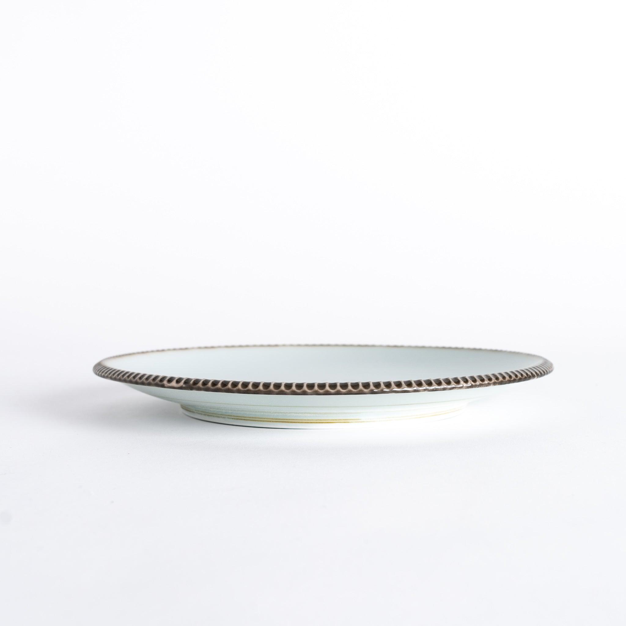 Rustic Scallop Edged White Porcelain Dinner Plate - Elegant Farmhouse Style Tableware for Wedding, Holiday & Everyday Dining