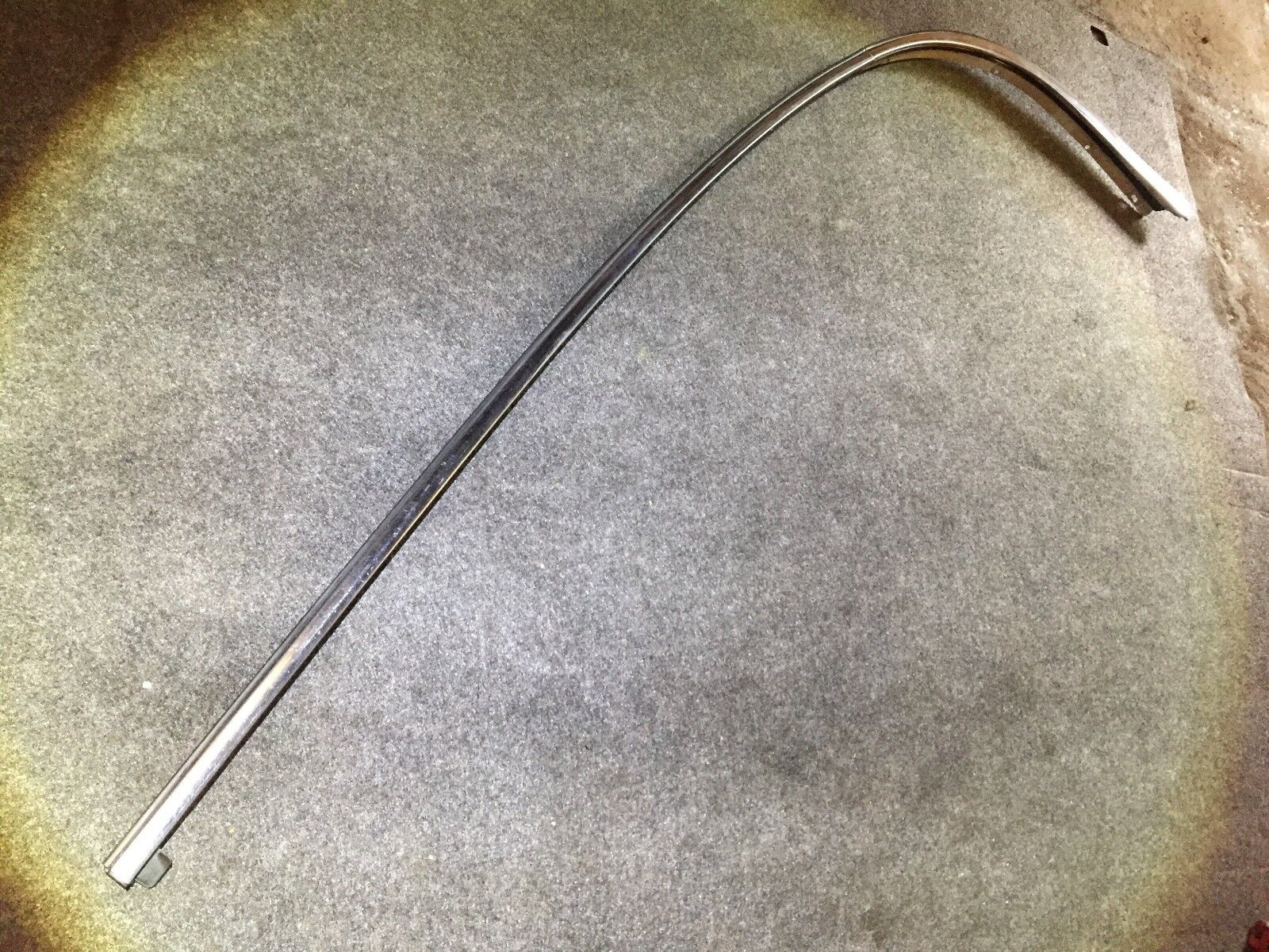 2004-2011 Lincoln Town Car Front Left Door Exterior Frame Trim Bezel OEM Replacement Part - Perfect for Car Restoration & Door Repair Projects