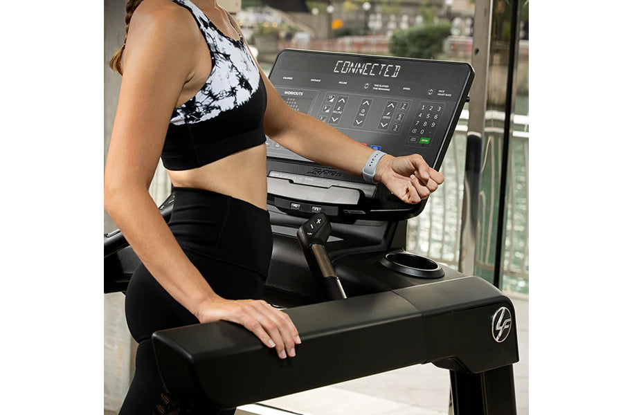 Life Fitness Club Series+ (Plus) Treadmill - Premium Commercial Grade Running Machine for Home & Gym Use - Perfect for Cardio Workouts, Weight Loss & Fitness Training