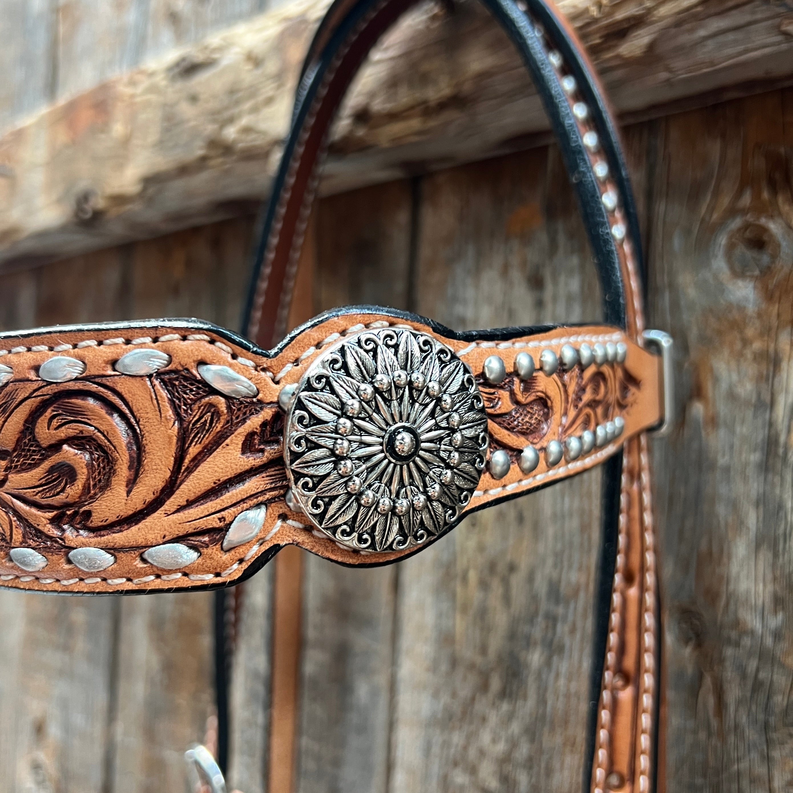 Premium Silver Buckstitch & Pinwheel Browband with One Ear & Breastcollar Tack Set #BBBC630 – Perfect for Western Horse Shows, Rodeos, and Equestrian Events