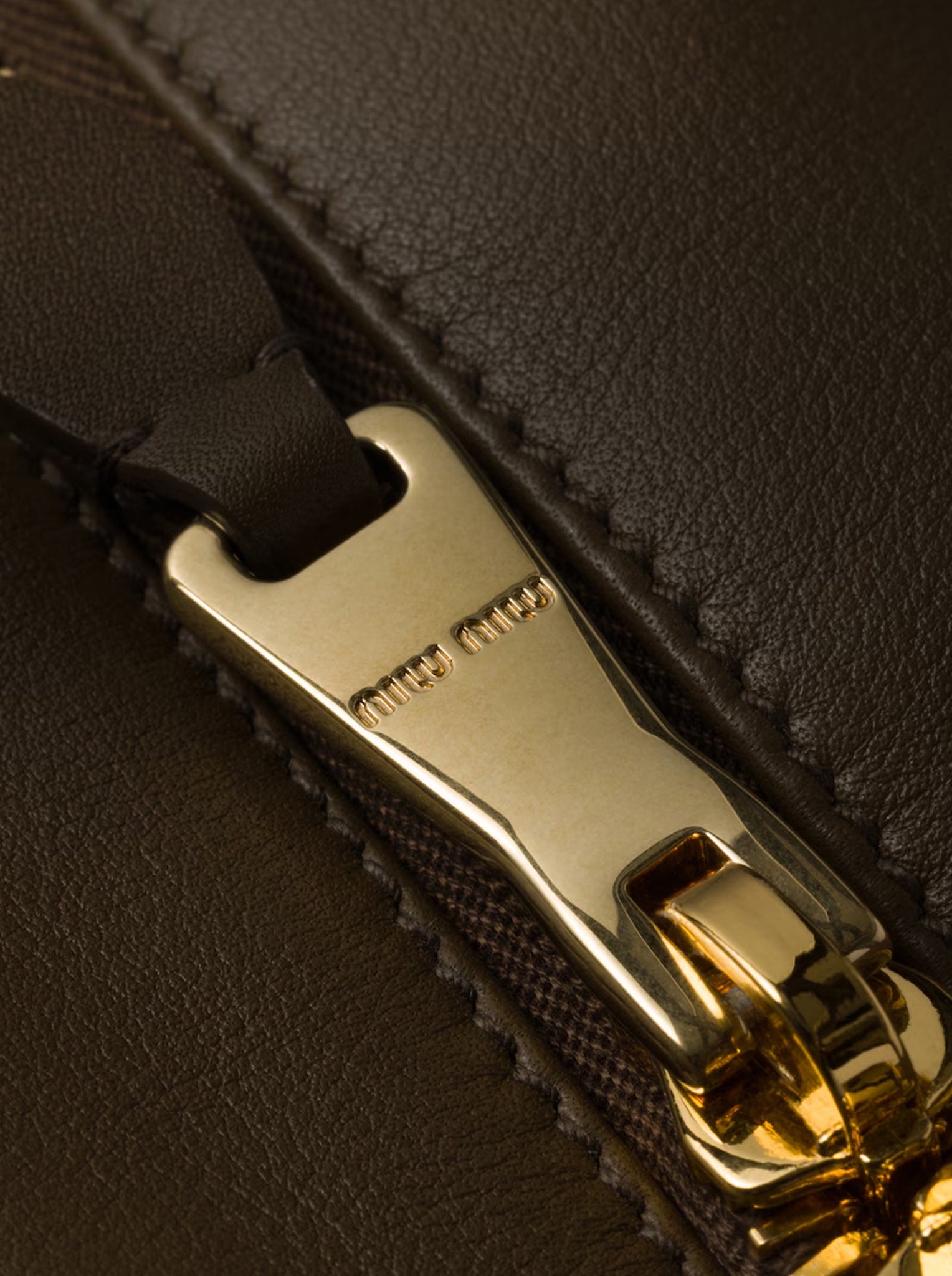 Premium Genuine Leather Handbag for Women - Stylish & Durable Crossbody Purse - Perfect for Work, Travel & Everyday Use