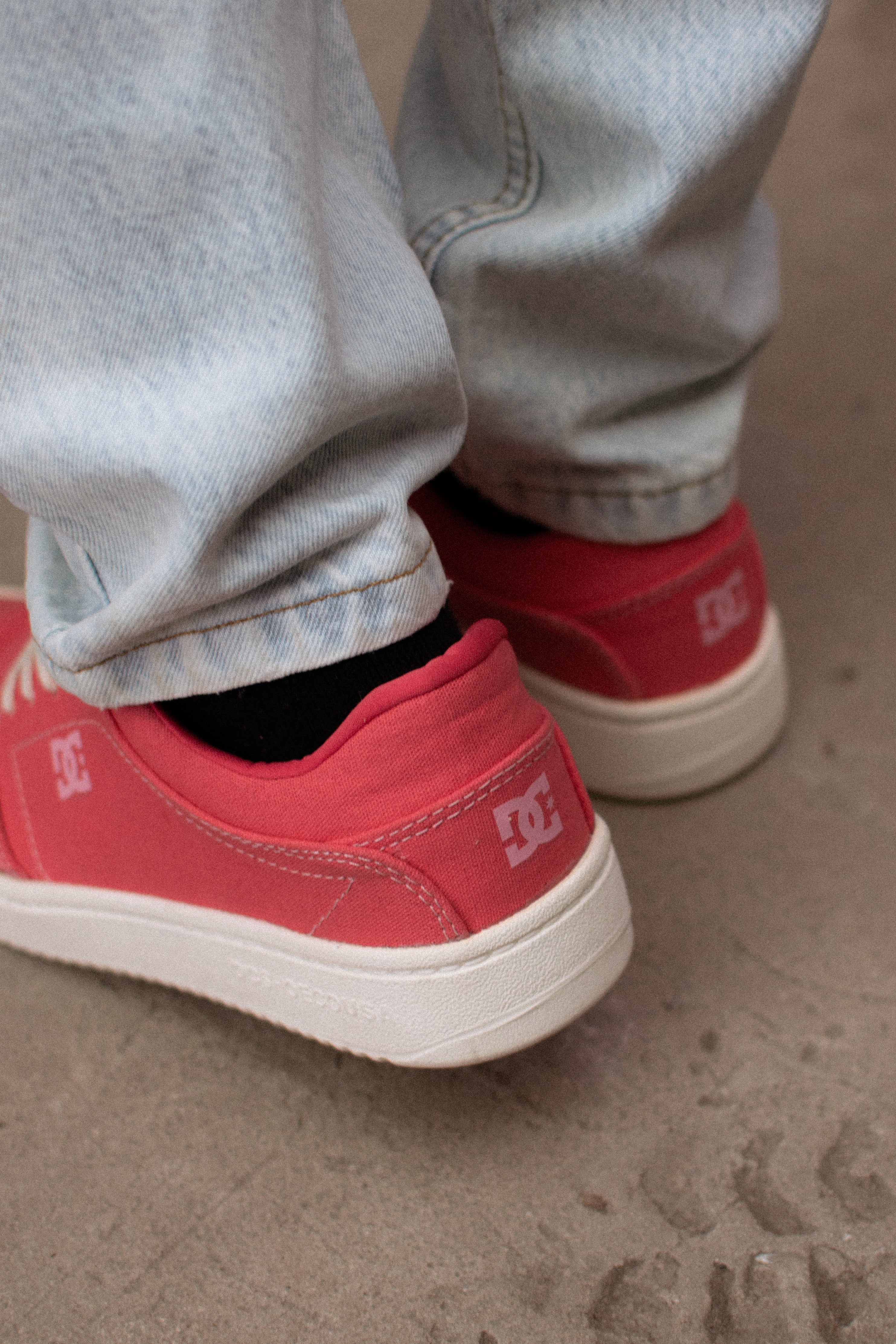 DC Coral Crisis TX SS Skate Shoes for Men - Lightweight & Durable Sneakers for Skateboarding, Streetwear, and Casual Wear