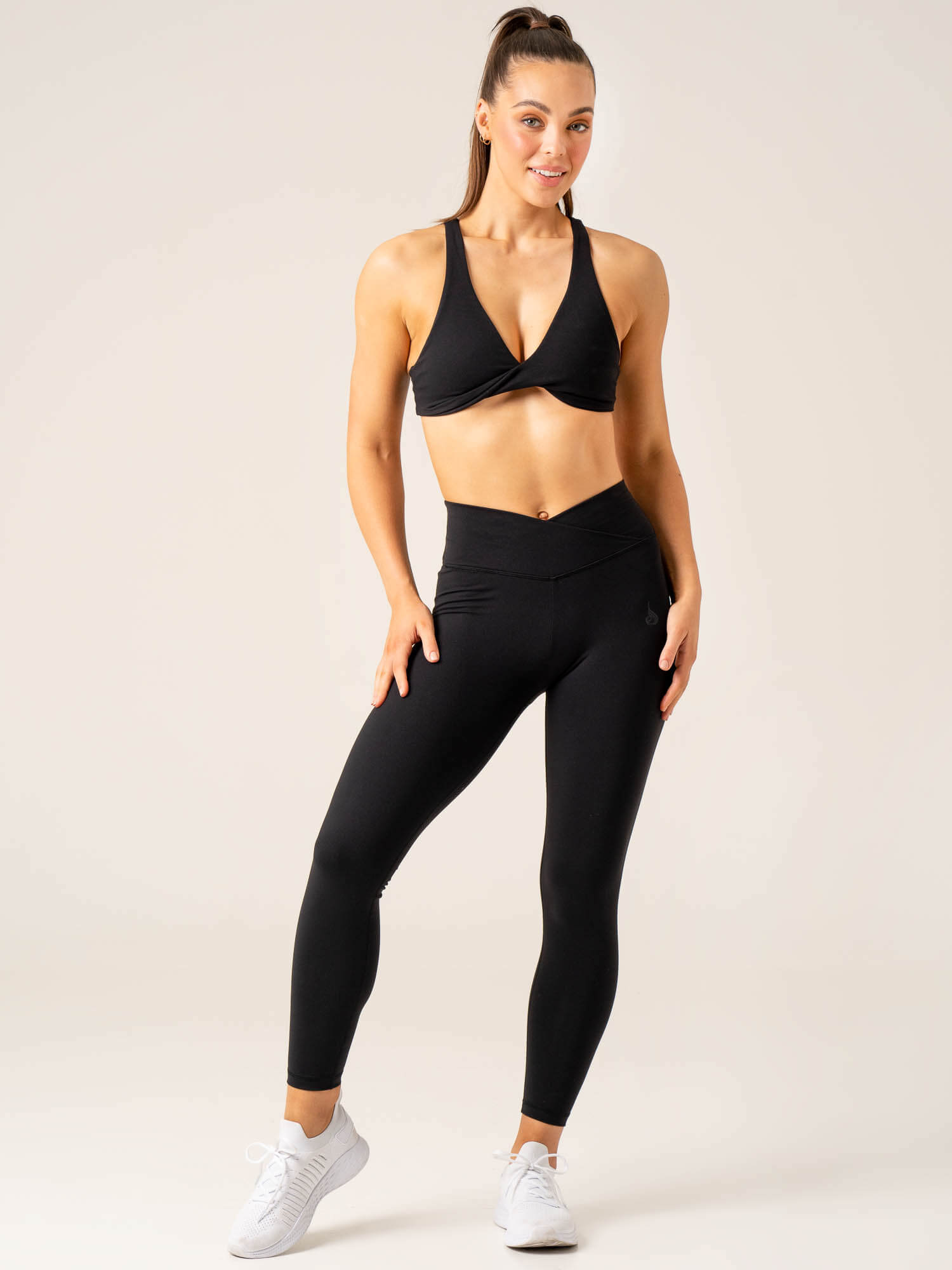 High Support Momentum Twist Sports Bra for Women - Breathable & Comfortable Workout Top - Perfect for Running, Yoga & Gym Training - Black