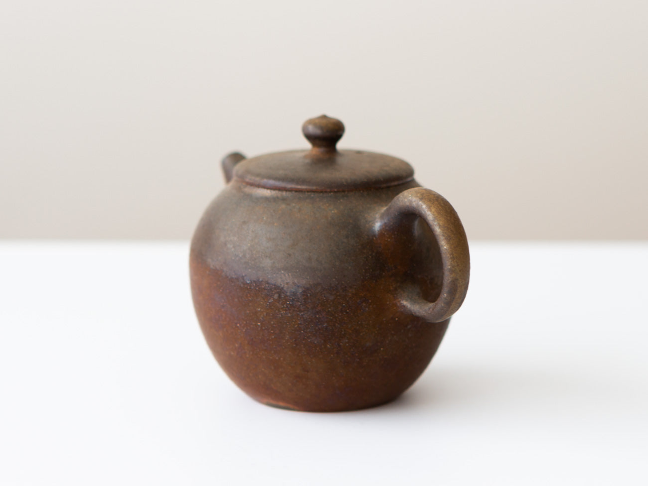 Premium Cast Iron Teapot No.3 - Japanese Tetsubin Style with Enamel Coating for Perfect Tea Brewing - Ideal for Loose Leaf Tea, Herbal Tea & Matcha - Great Gift for Tea Lovers & Home Decor
