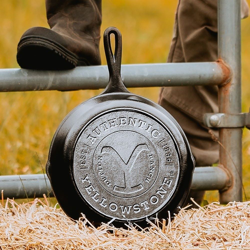 Premium 26cm Cast Iron Yellowstone Y Skillet - Heavy Duty Pre-Seasoned Skillet for Camping, Outdoor Cooking & Dutch Oven Meals