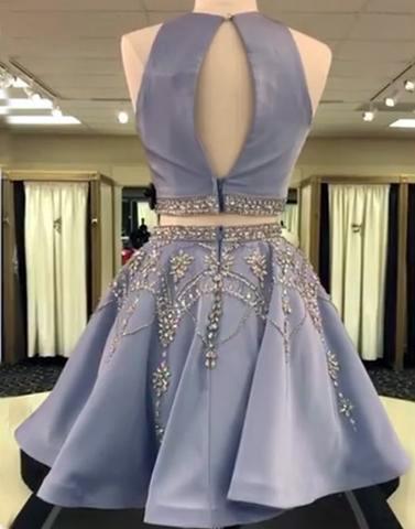Elegant Grey Two-Piece Beaded Short Homecoming Dress for Women - Perfect for Prom, Party, and Special Occasions - CM555