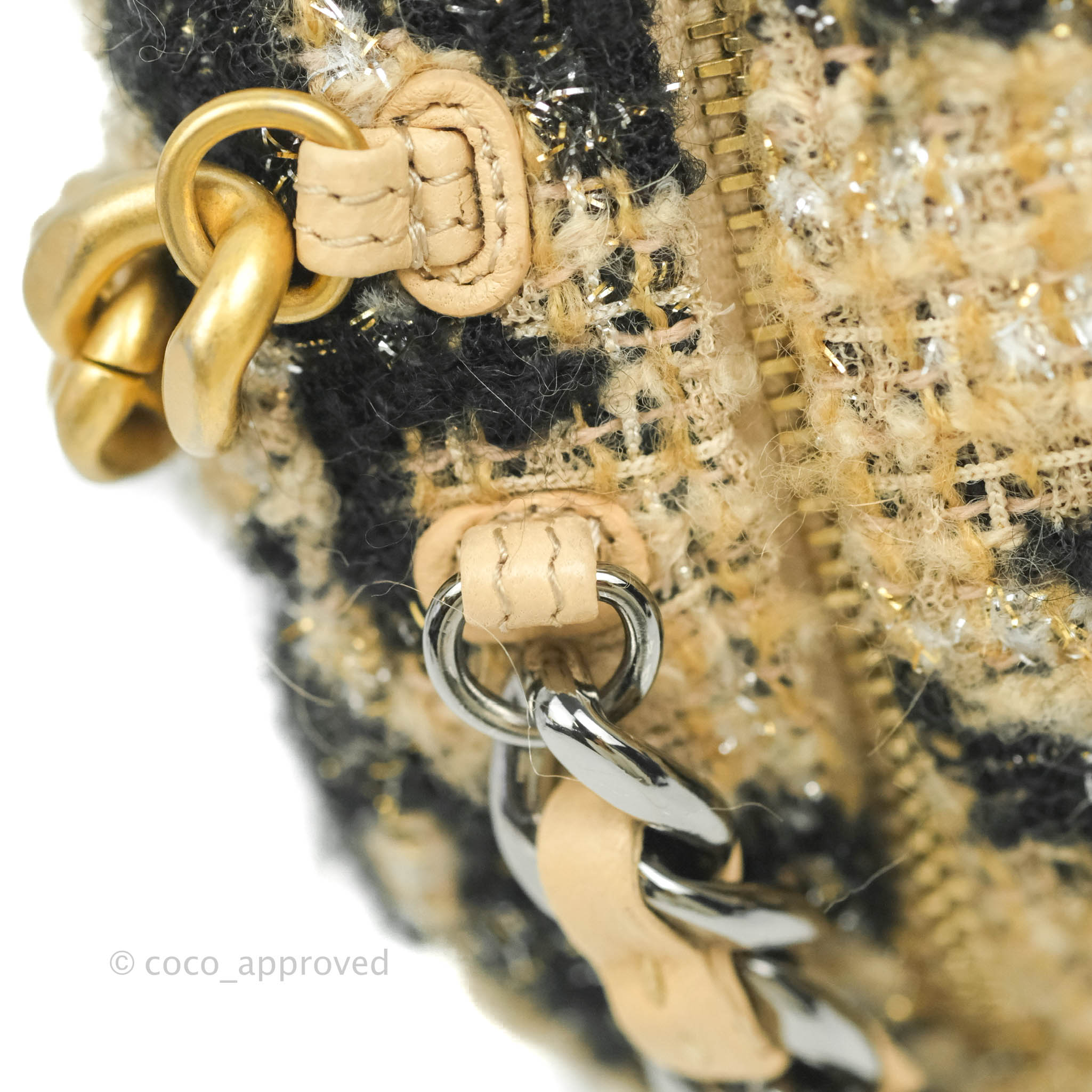Chanel 19 Houndstooth Tweed Clutch Bag with Chain Strap & Coin Purse - Beige and Black Checkered Pattern for Women's Evening Out & Special Occasions
