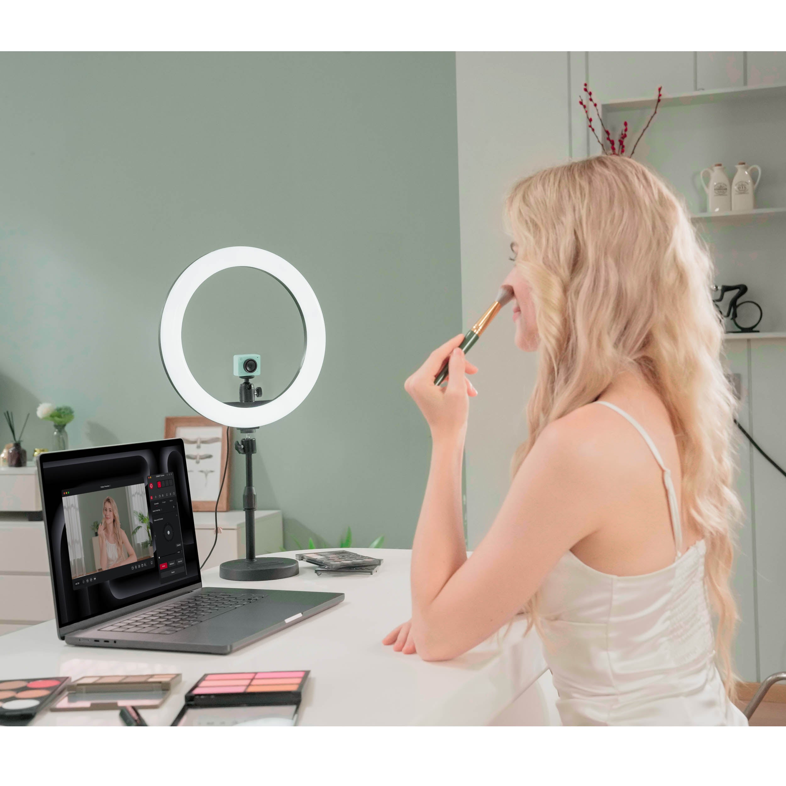Meet 2 AI-Powered 4K Webcam with Auto Framing (OWG 2311 CE, OWW 2311 CE, OWB 2311 CE) - Perfect for Video Conferencing, Live Streaming & Remote Work