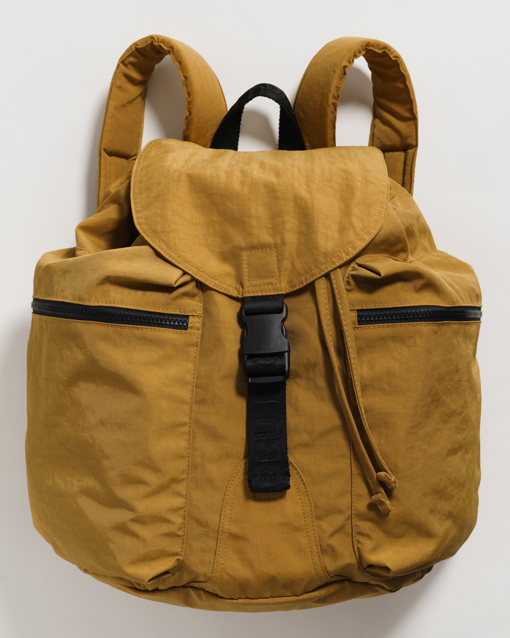 Baggu Large Sport Backpack for Men & Women - Lightweight Durable Camel Color Hiking Travel Backpack - Perfect for Gym, Work, School & Outdoor Adventures