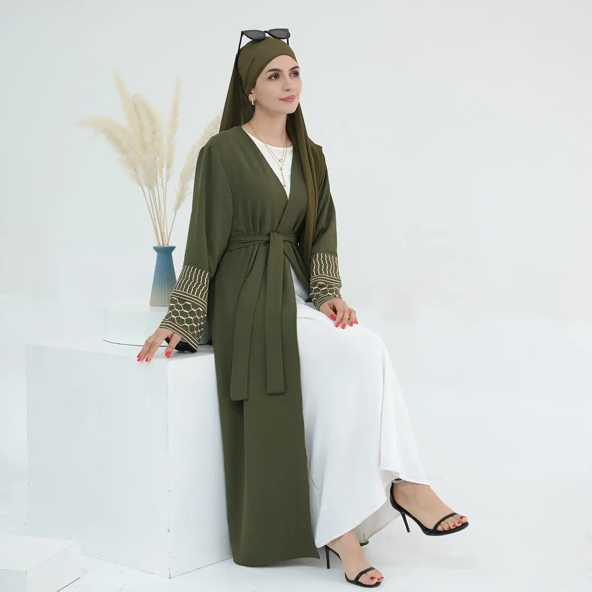 Elegant Muslim Women's Open Abaya Dress with Embroidery Sleeves - Modest Islamic Cardigan for Prayer, Home & Special Occasions