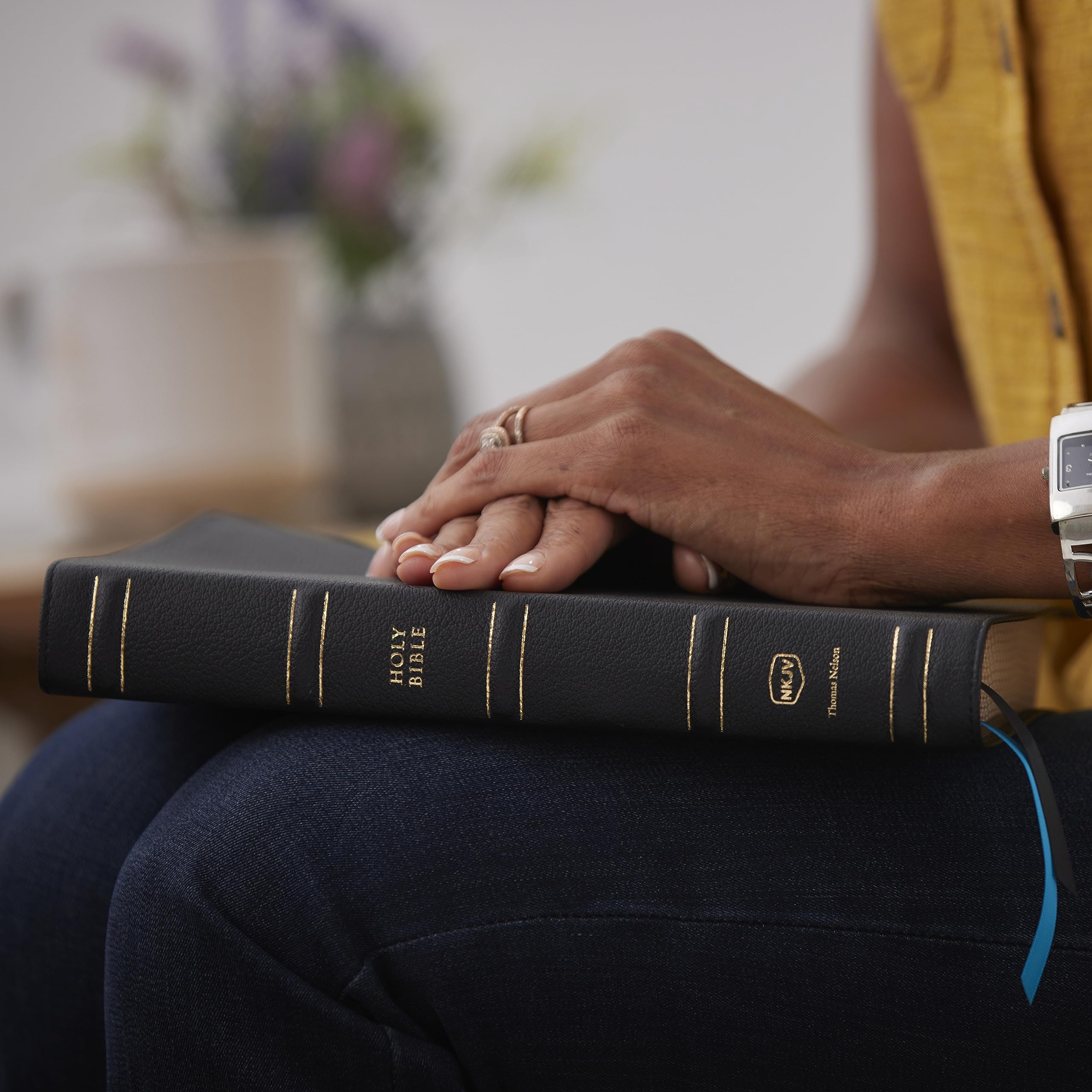 NKJV Large Print Thinline Reference Bible - Genuine Leather, Black, Comfort Print | Maclaren Series Blue Letter Edition | Perfect for Church, Bible Study & Personal Devotion | New King James Version Holy Bible