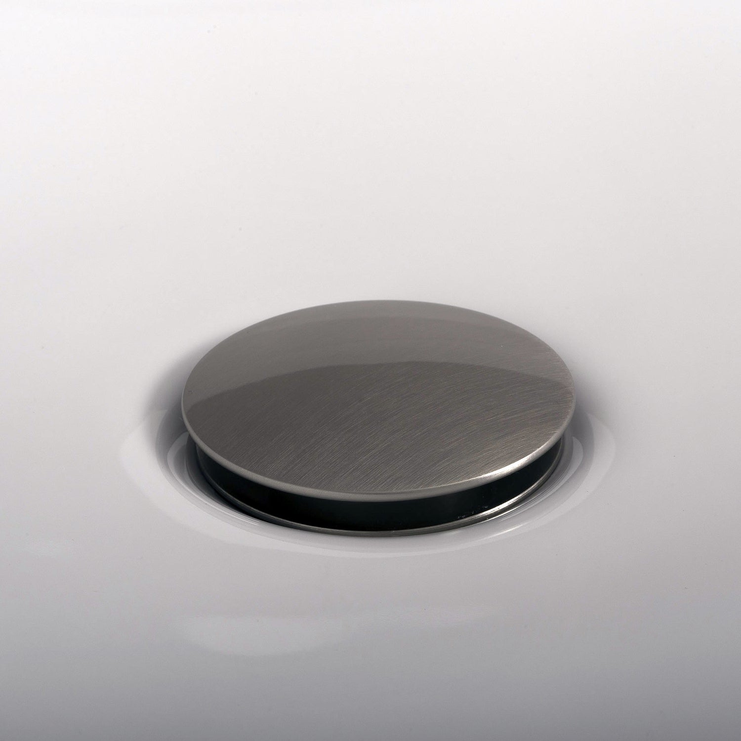 DAX 82005 Round Vanity Sink Pop Up Drain with Brass Body - 2 5/8 x 8 5/8 Inches Bathroom Sink Drain for Modern Vanities, Perfect for Home & Hotel Bathroom Renovations