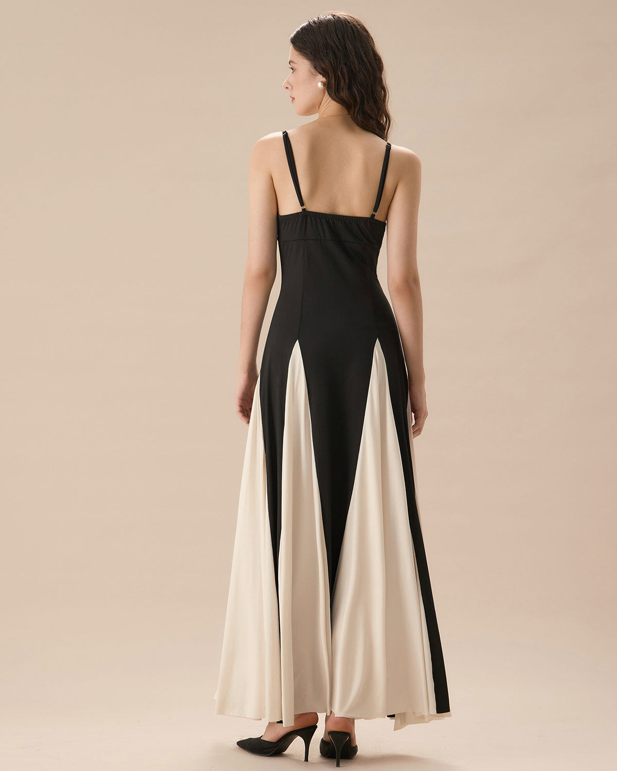 Elegant Black and White Pleated Maxi Dress for Women - Perfect for Evening Parties, Weddings & Summer Vacations