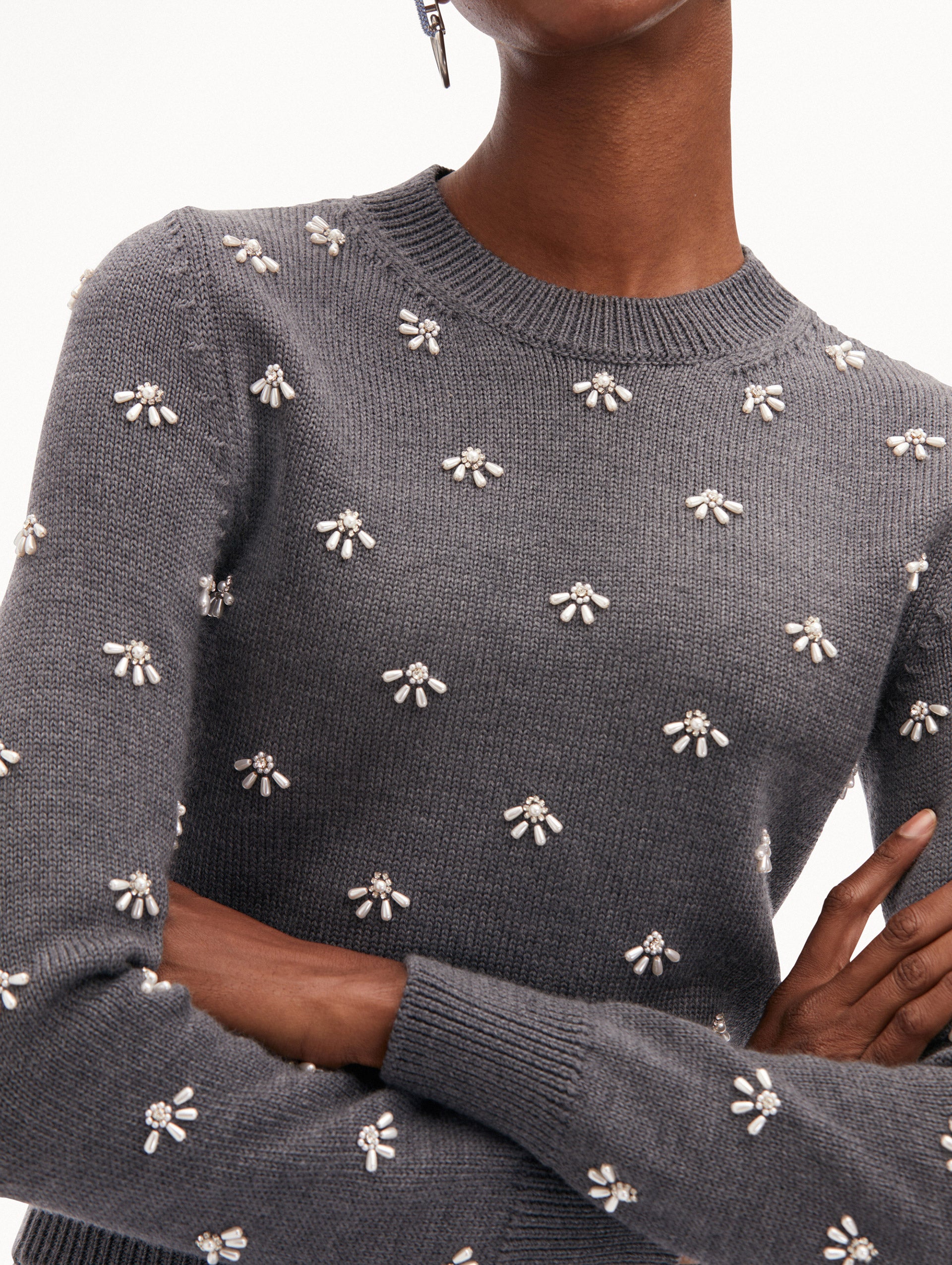 Elegant Pearl Cabochon Pullover Sweater - Women's Fashion Knitwear for Casual & Office Wear
