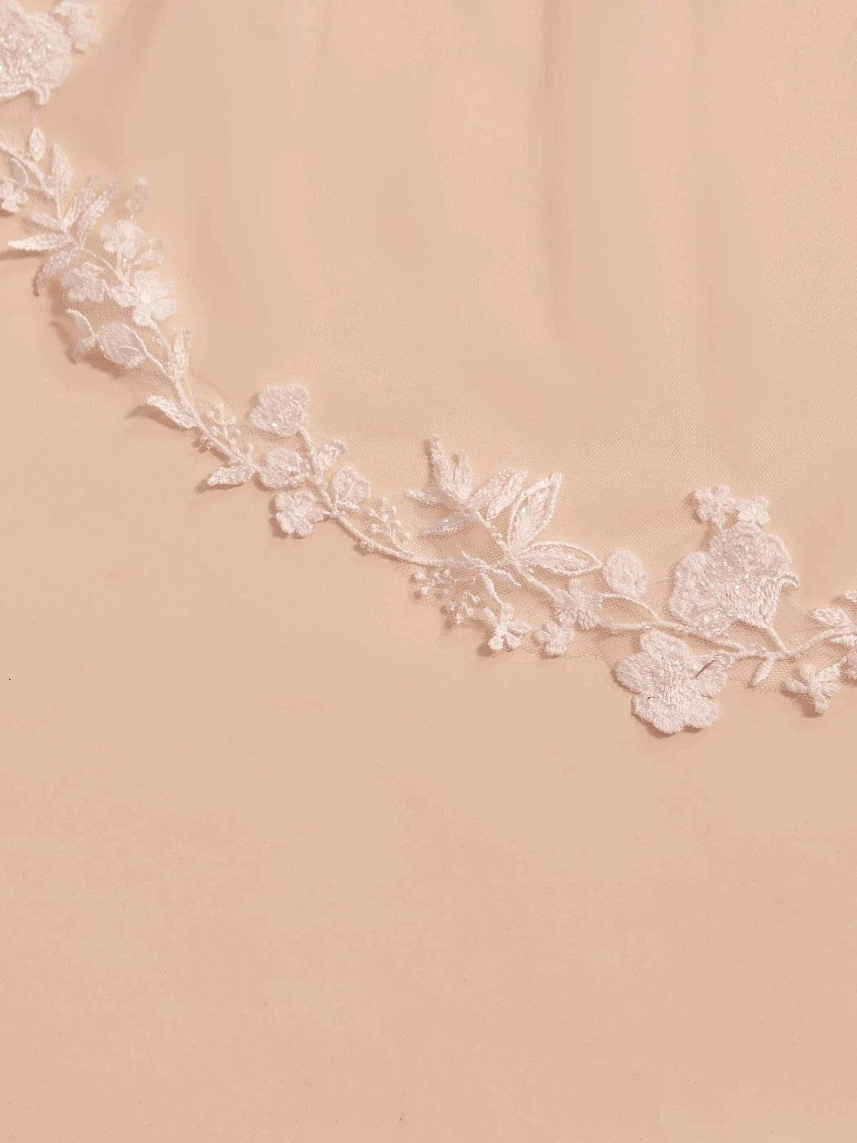 Ivory Lace Edge Fingertip Wedding Veil - Elegant Tulle Bridal Accessory for Church Ceremony & Outdoor Photography