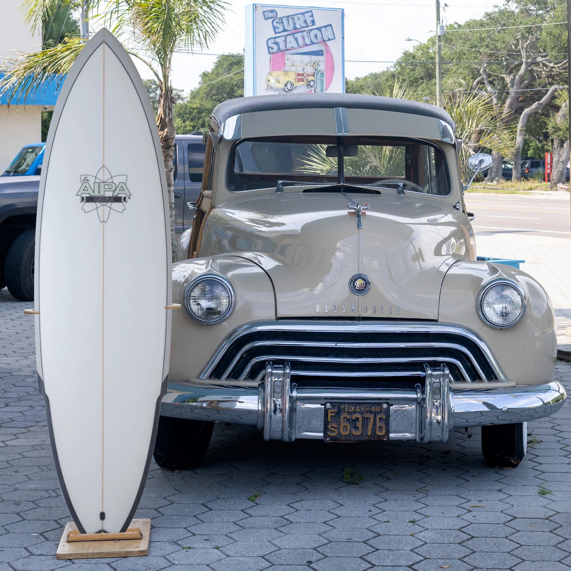 Aipa Big Boy Sting Fusion HD 8'0 Surfboard with Futures Fins - Perfect for Big Wave Surfing and Performance Riding