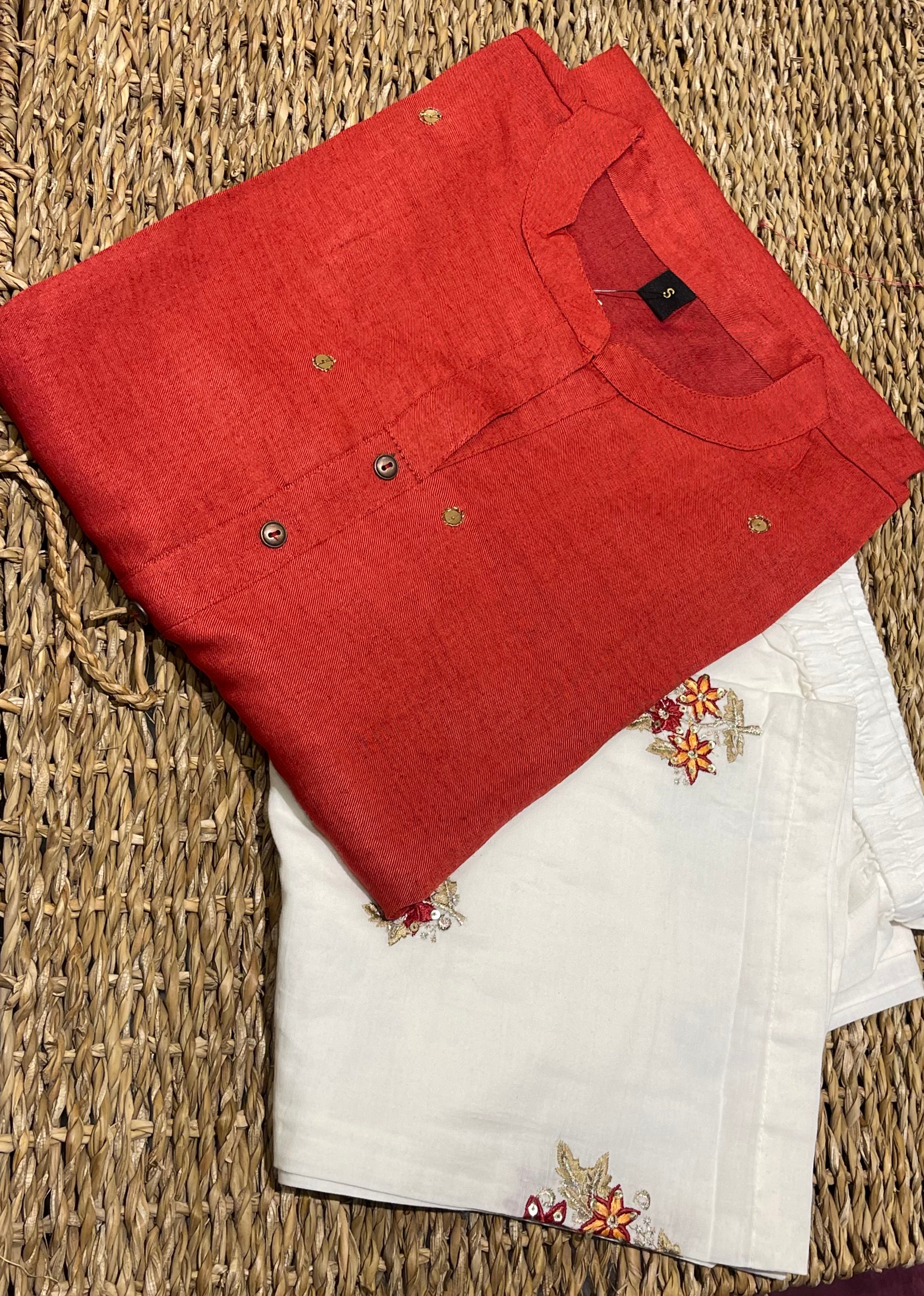 Vintage Red Kurta and Pants Set - Retro Romance Indian Ethnic Wear for Women - Perfect for Festivals, Weddings & Cultural Events