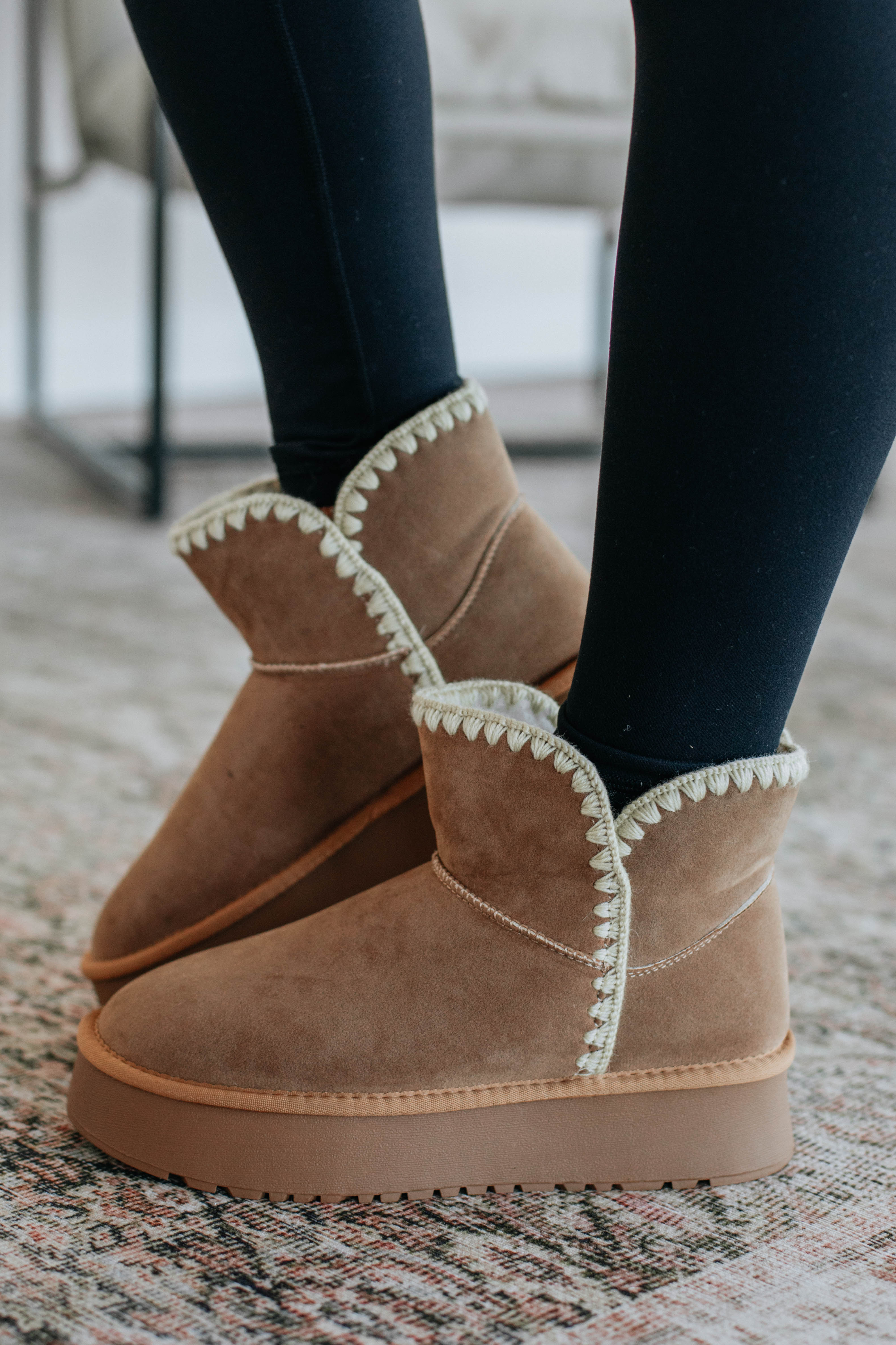Comfortable & Stylish Camel Winter Boots for Women - Warm Fuzzy Lined Snow Boots for Cold Weather, Outdoor Walking & Casual Wear