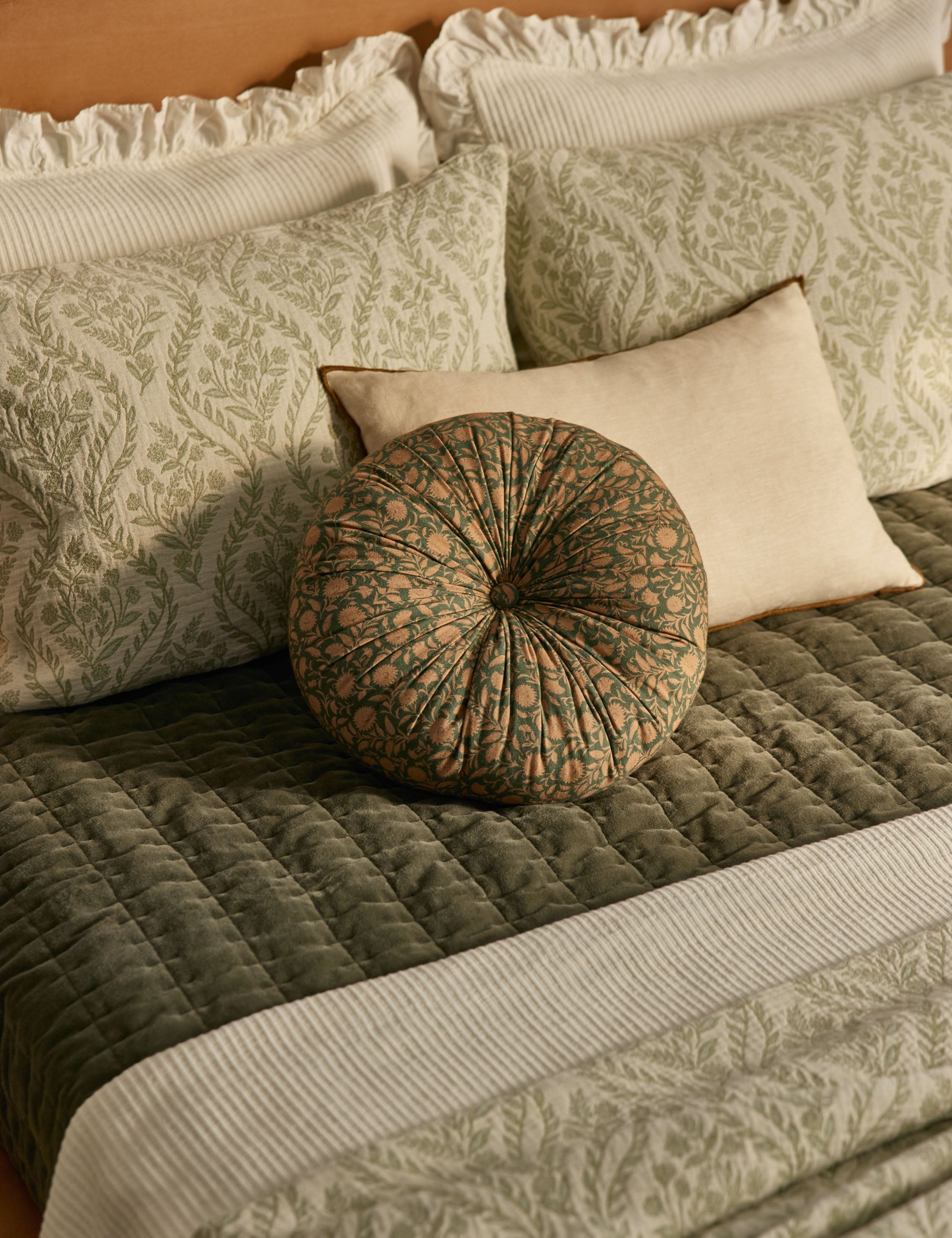 Premium Fransen Linen Cotton Tufted Round Throw Pillow - Soft Decorative Cushion for Sofa, Bed, Nursery & Home Decor
